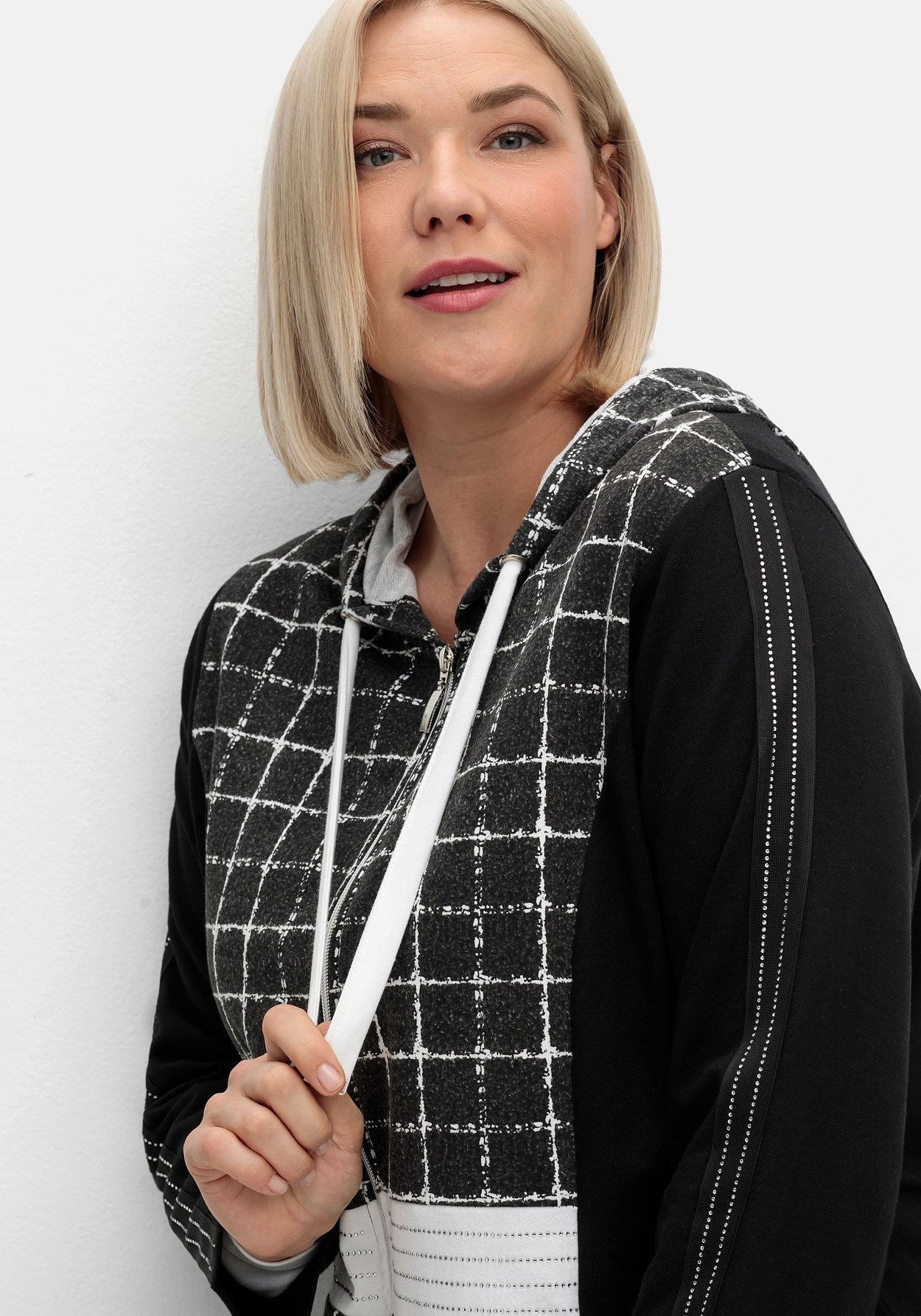 Sheego Kapuzensweatjacke »Sweatjacke im Mustermix«, im Mustermix