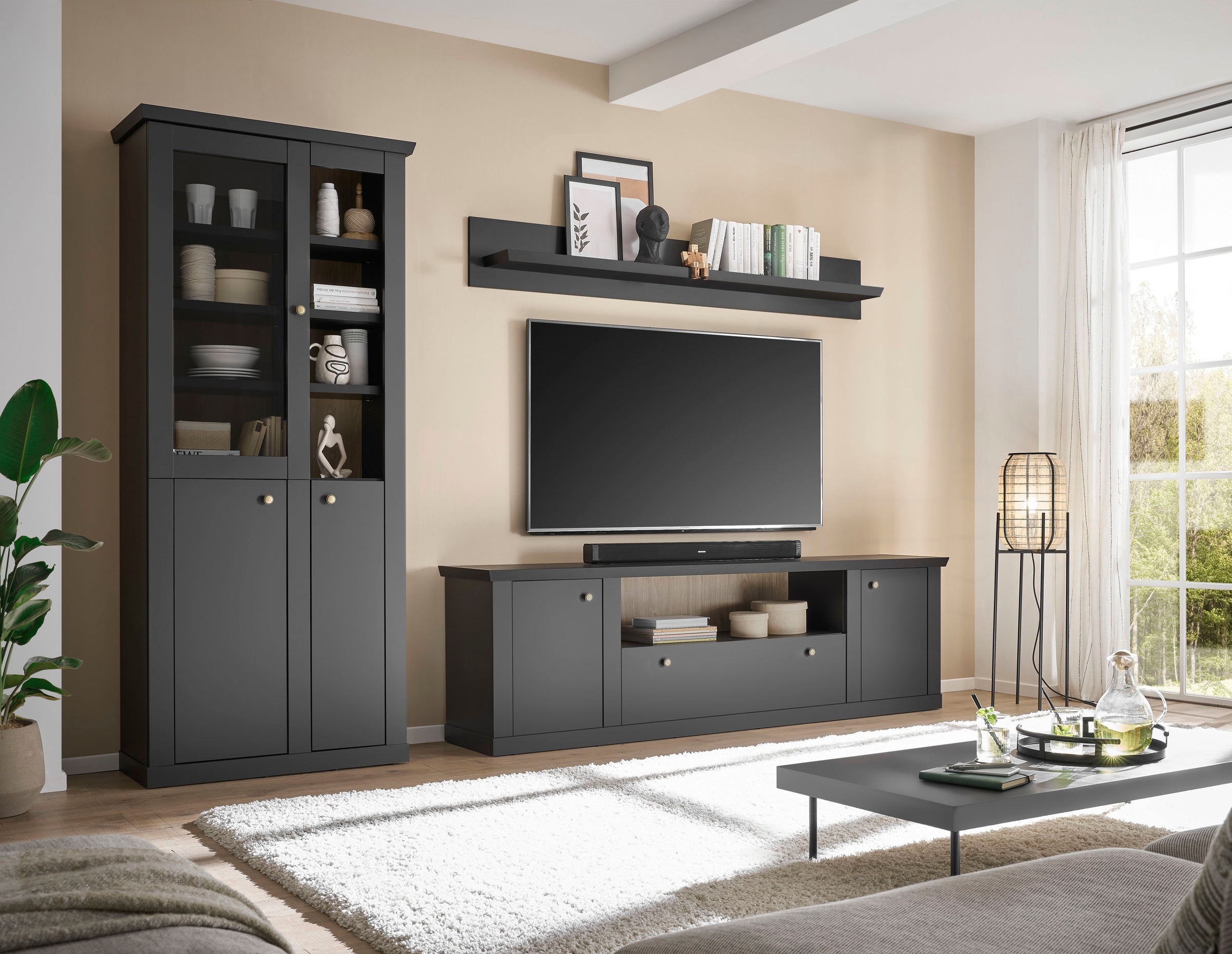 Home affaire Lowboard »Lincoln, moderner TV-Schrank, schwarze Kommode, TV-Unterschrank« edles Design, messingfarbene Knopfgriffe, in 2 Größen verfügbar