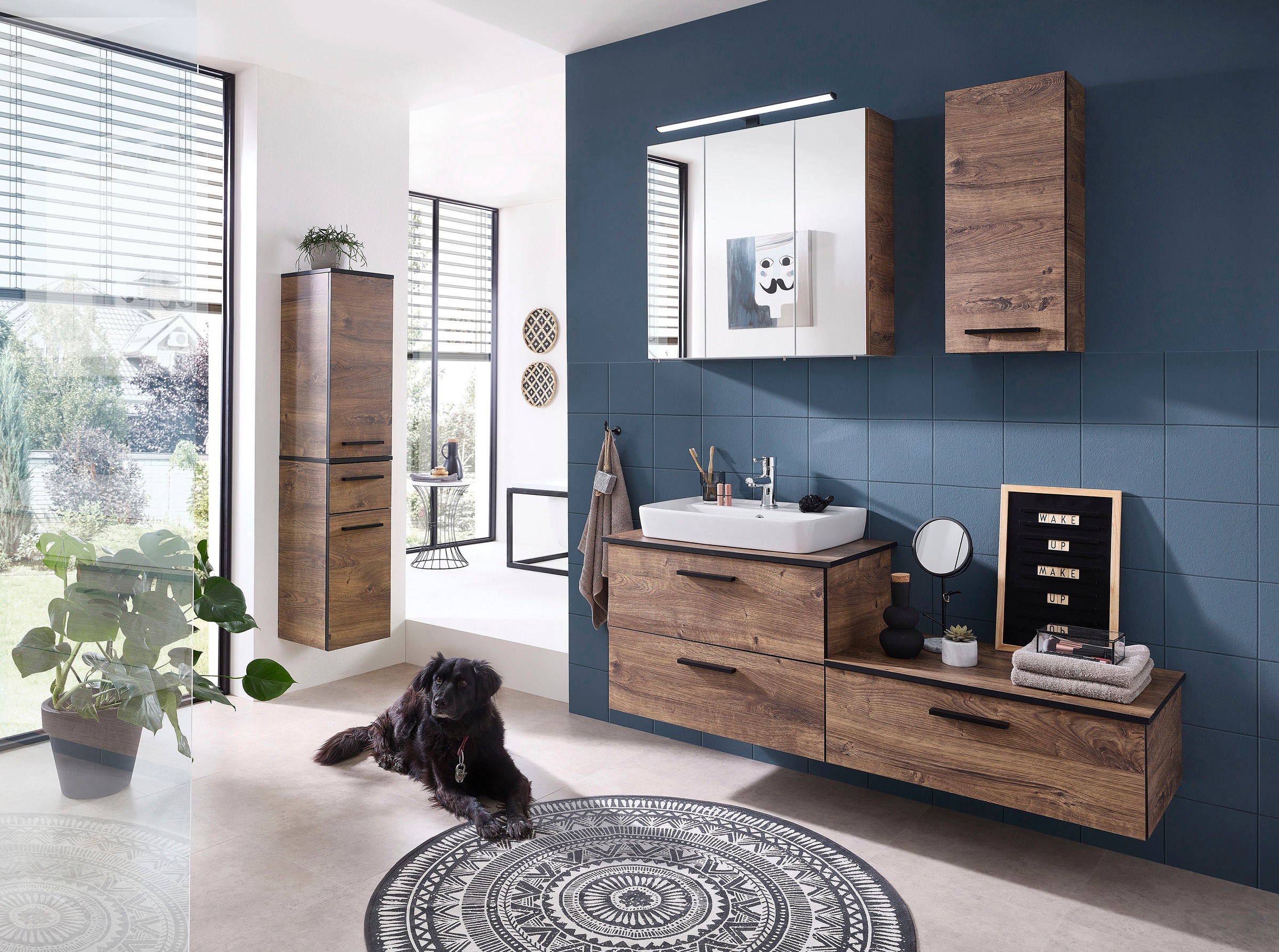 Saphir Spiegelschrank »Quickset 374 Badschrank, 3 Spiegeltüren, 6 Einlegeböden, 75 cm breit«, inkl. LED-Beleuchtung, Türdämpfer, Schalter-/Steckdosenkombination