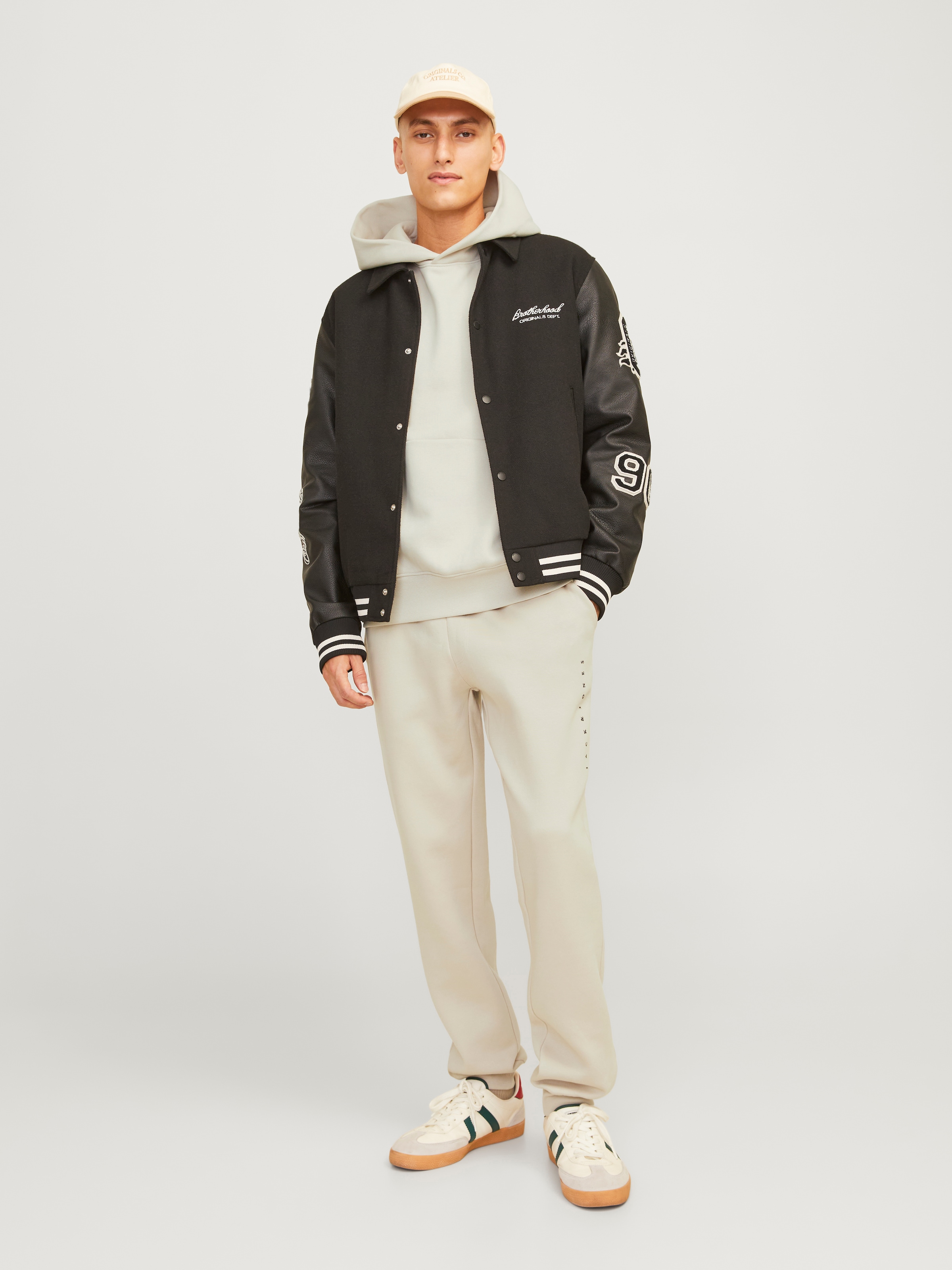 Jack & Jones Kapuzensweatshirt »JJEURBAN EDGE SWEAT HOOD NOOS«, mit Kängurutasche
