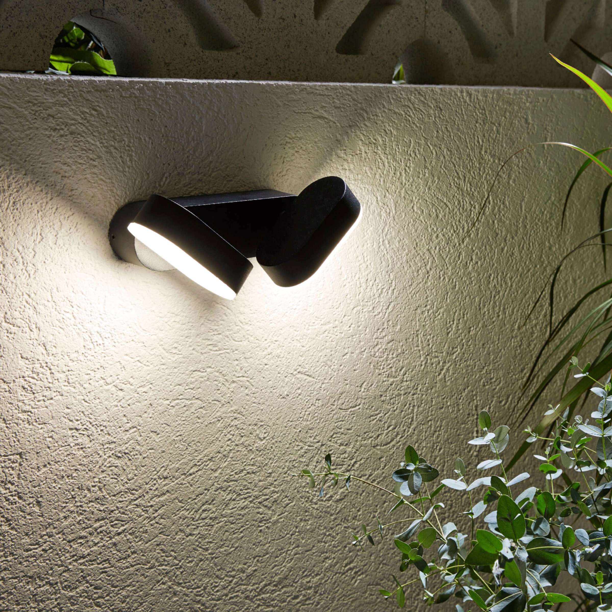 näve LED Außen-Wandleuchte »Motus«, 2 flammig, 2 bewegliche Lichtblöcke incl. 60 LED schwarz warmweiß IP 54