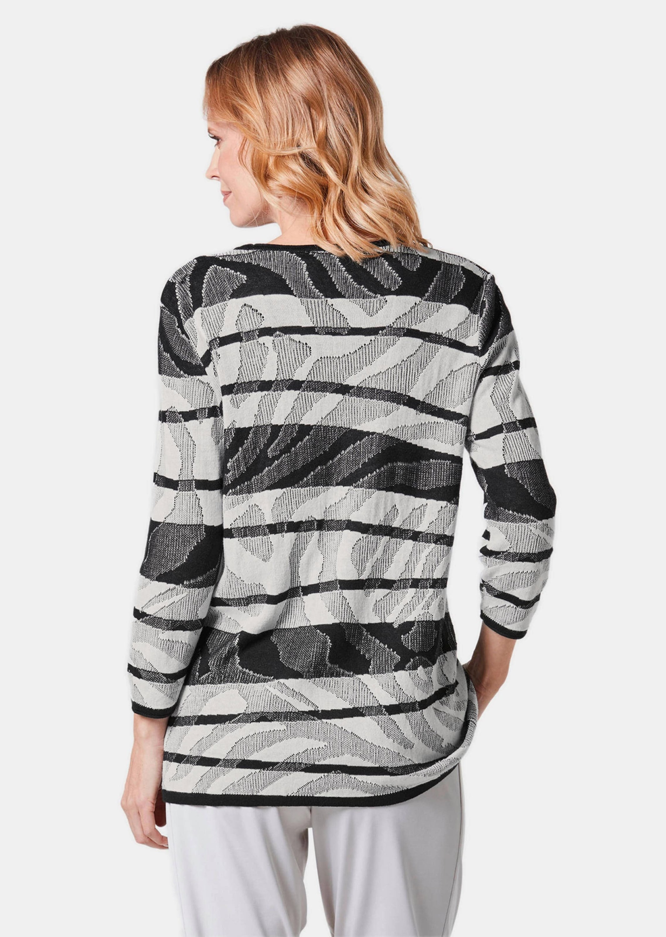 GOLDNER Strickjacke »Kurzgröße Strickjacke mit V-Ausschnitt«