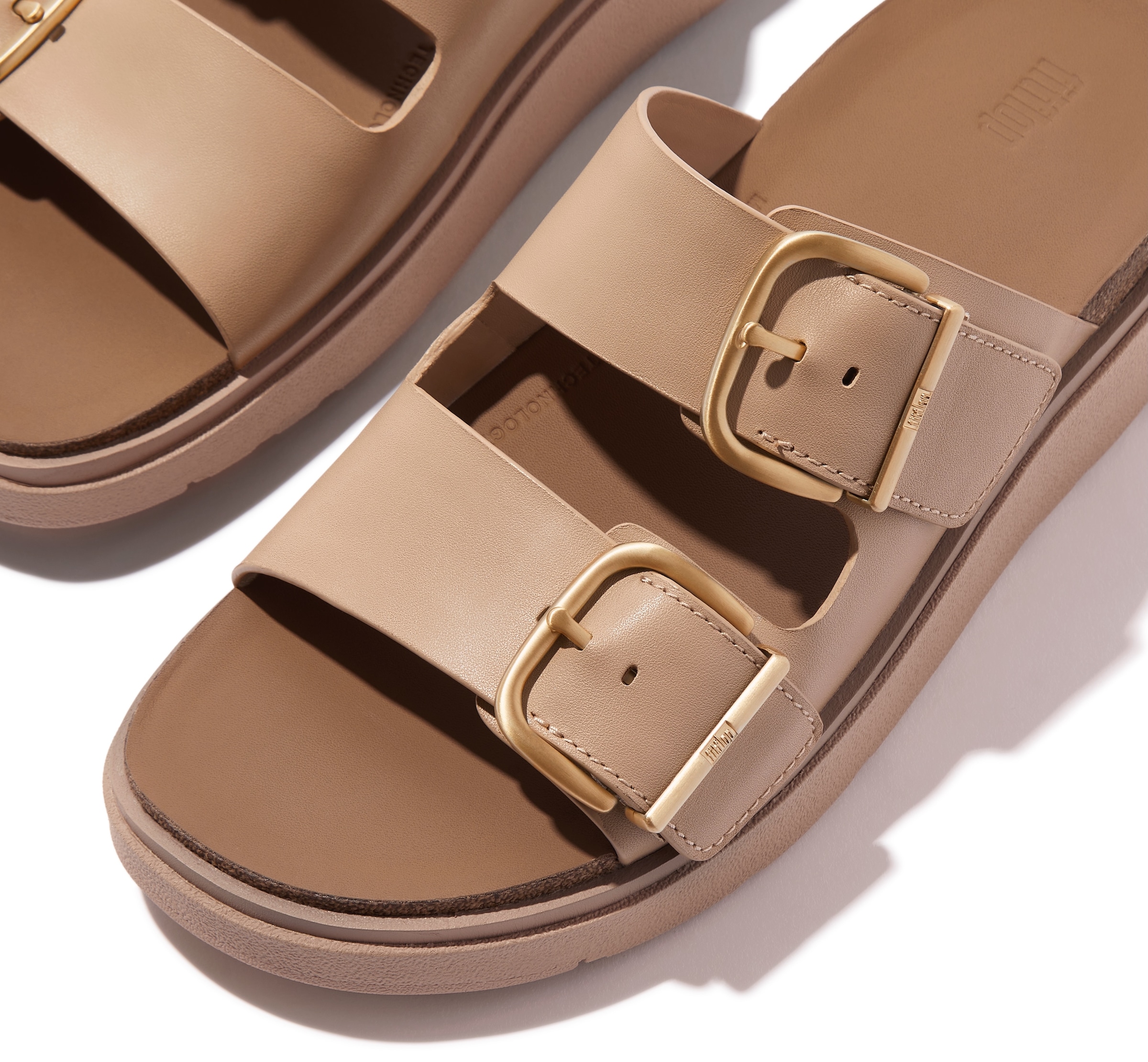 Fitflop Pantolette »GEN-FF«, Keilabsatz, Sommerschuh, Schlappen mit Microwobbleboard-Innensohle