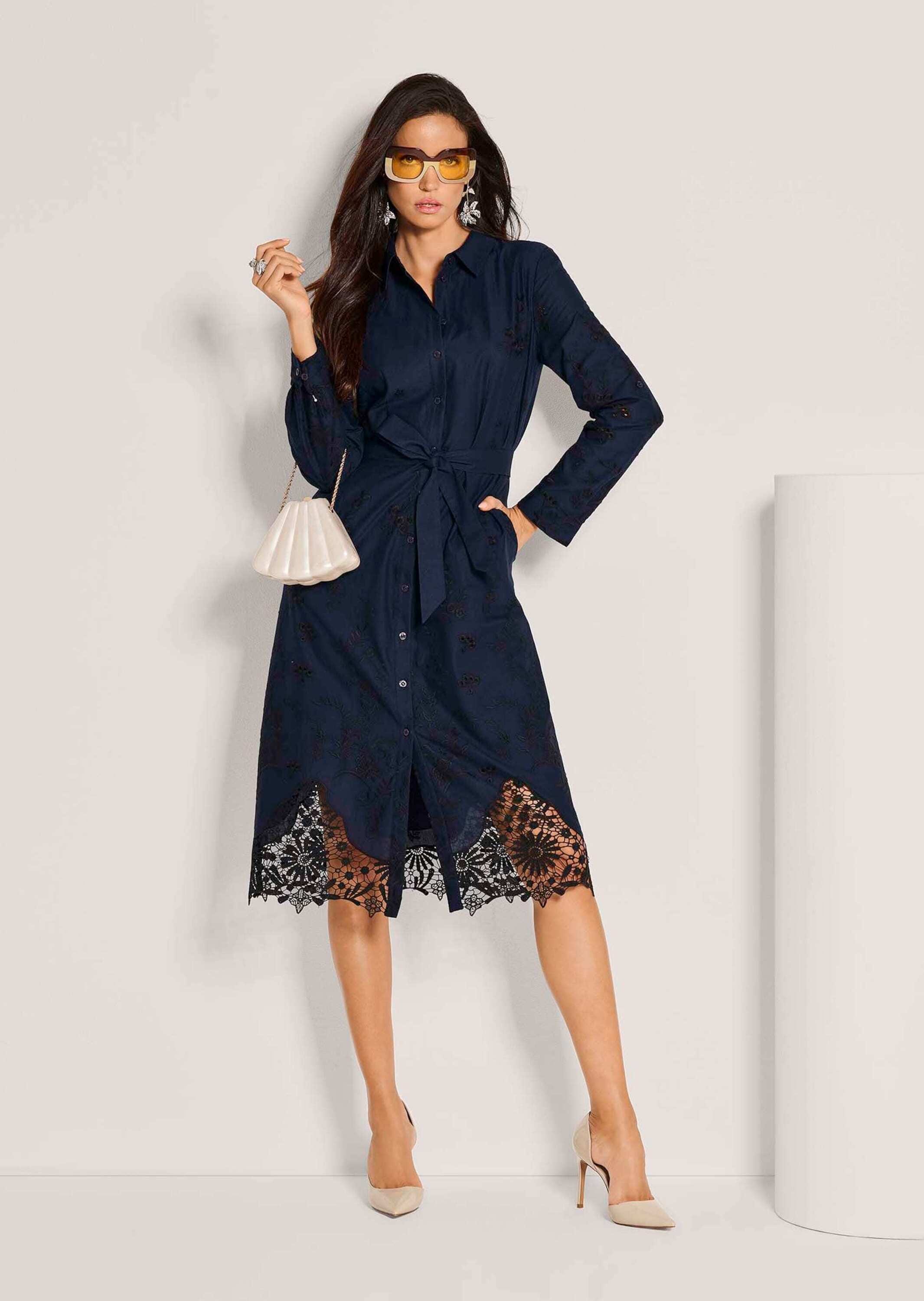 MADELEINE Midikleid »Hemdblusenkleid Baumwollkleid mit Spitze« Nahttasche Saum aus transparenter Spitze