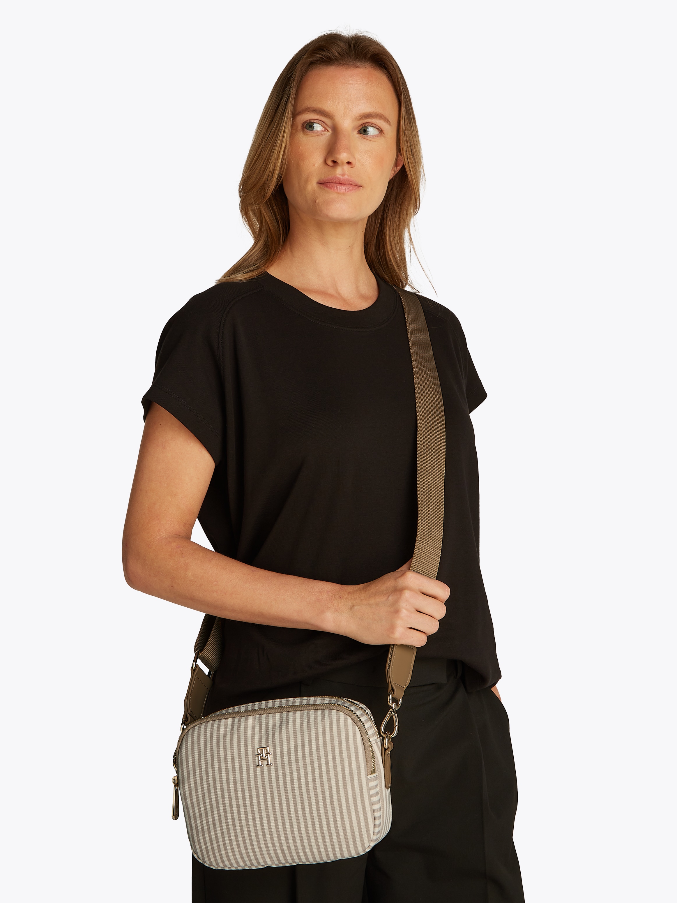Tommy Hilfiger Kameratasche »POPPY SUMMER CAMERA BAG«, Damen Umhängetasche, Schultertasche, Minibag mit Streifen