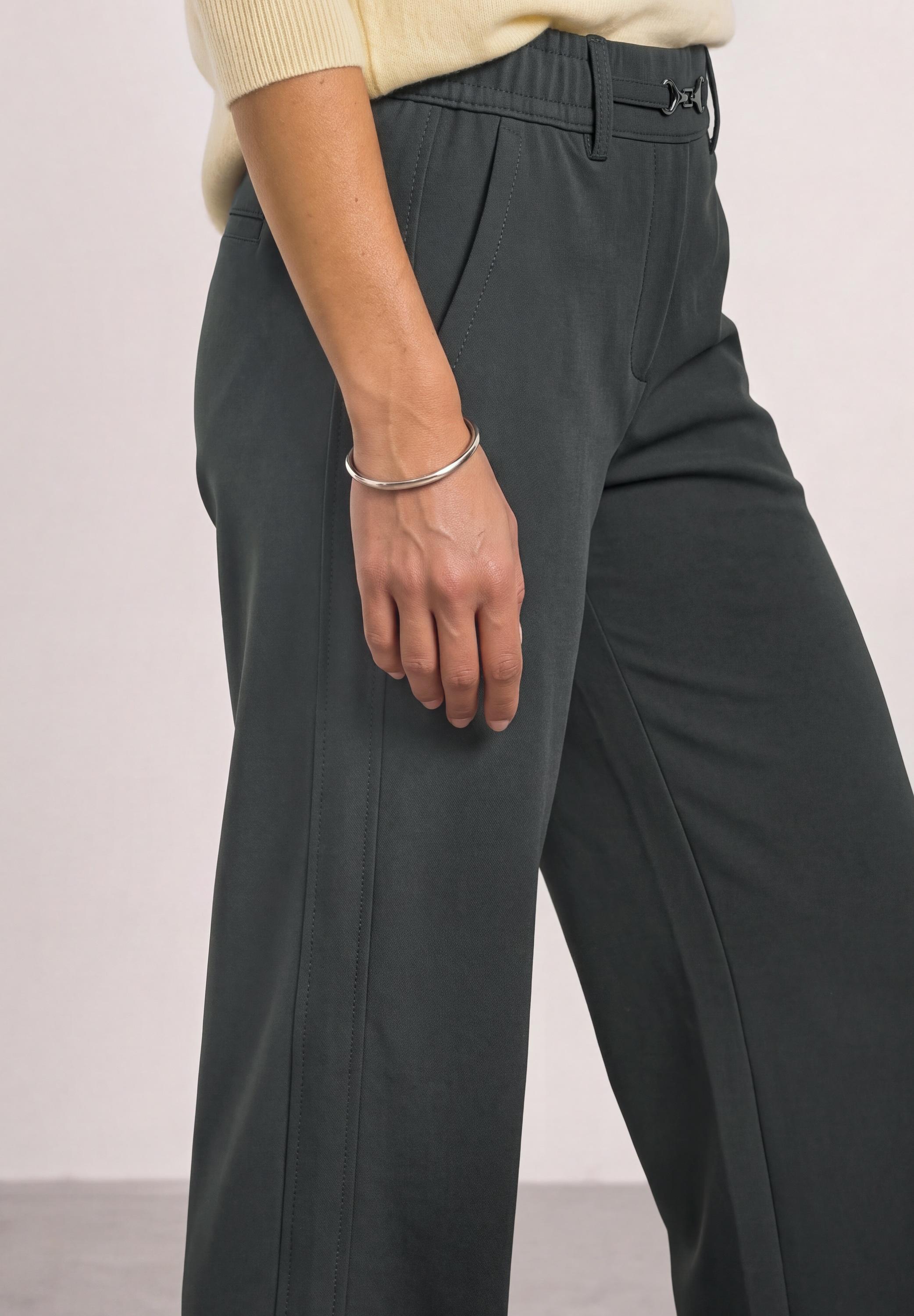 STREET ONE Stoffhose »Style Amalie«  mit Gummizug und Schnalle / Stretch