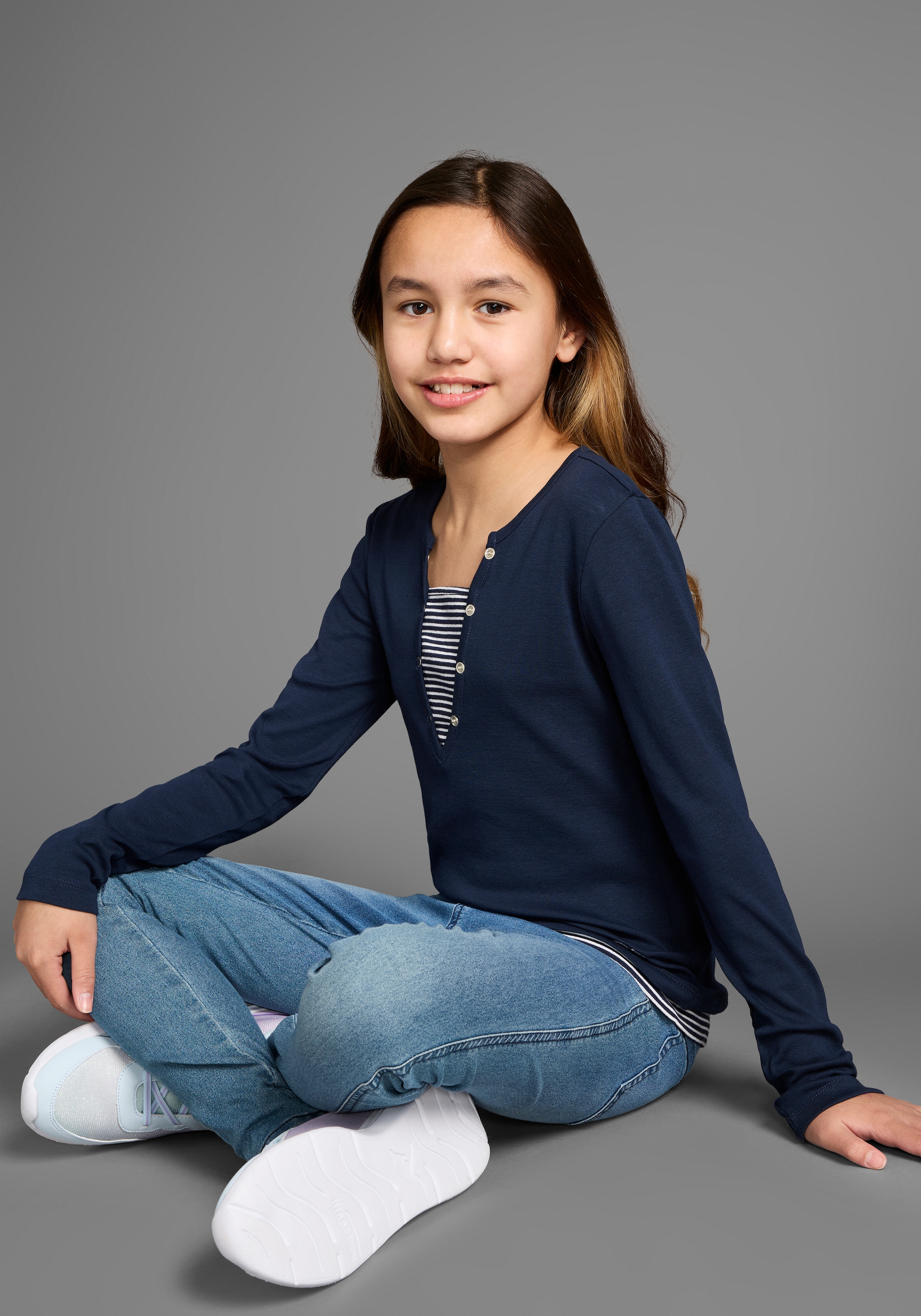 KangaROOS Langarmshirt »Ripp-Shirt in Lagenoptik« modische Auschnitt-Details