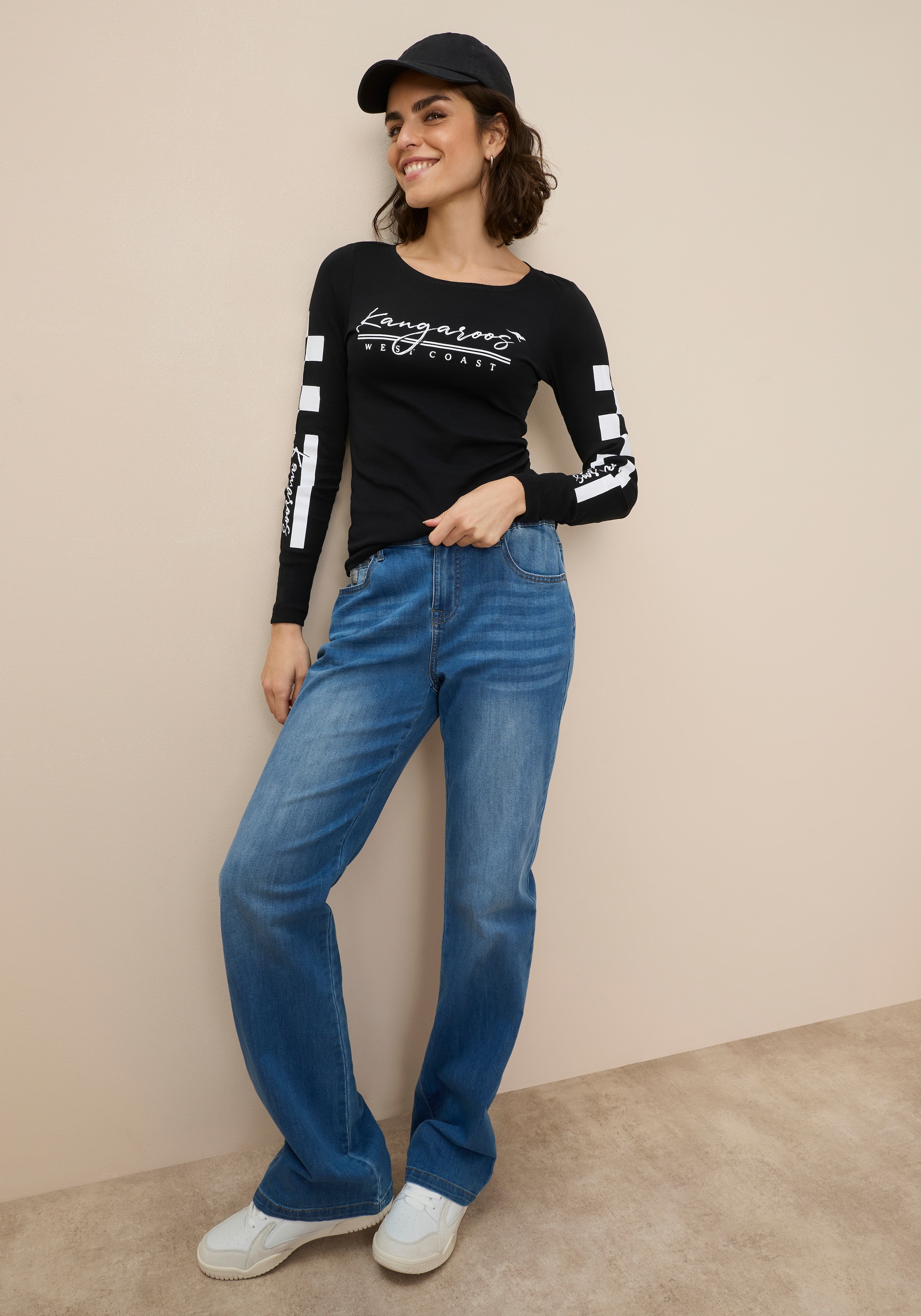 KangaROOS Langarmshirt Langarm,  sehr figurbetonte Passform,  aus Baumwolle