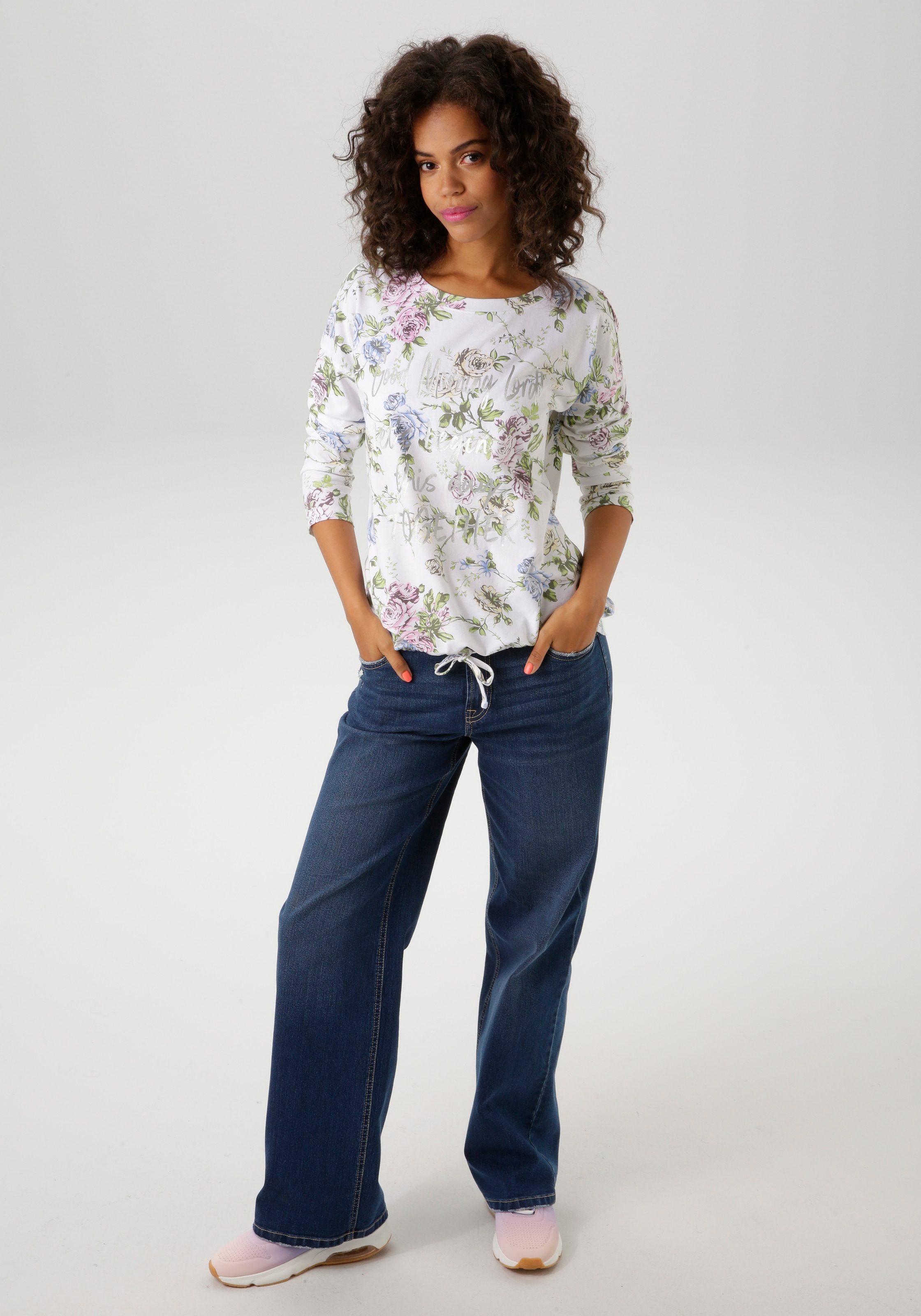 Aniston CASUAL Langarmshirt, mit silberfarbenen Schriftzug verzierter Rosendruck
