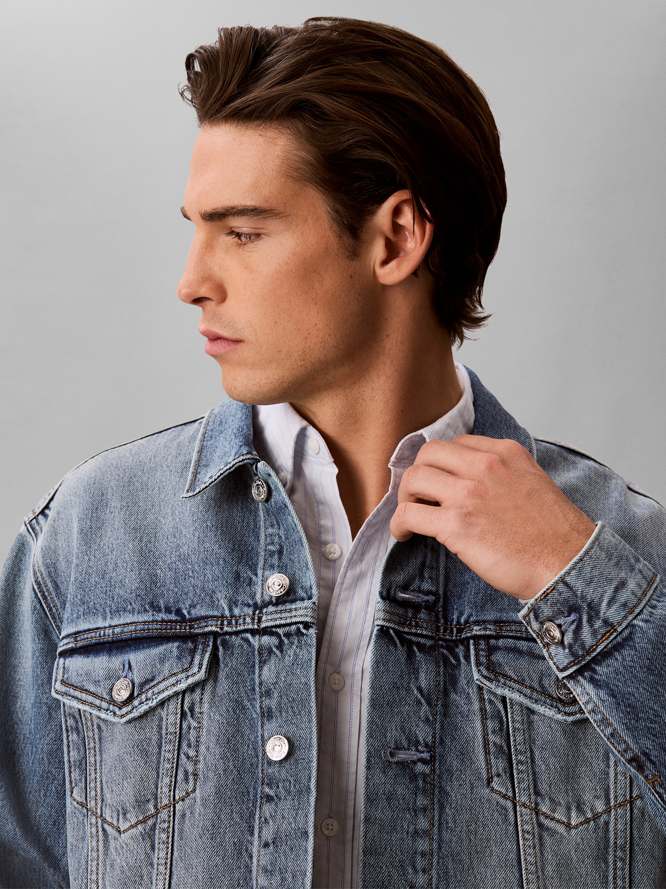 Calvin Klein Jeans Jeansjacke »ANDREW CLASSIC TRUCKER« authentische 90er-Jahre-Passform, Metallknöpfe mit Logo