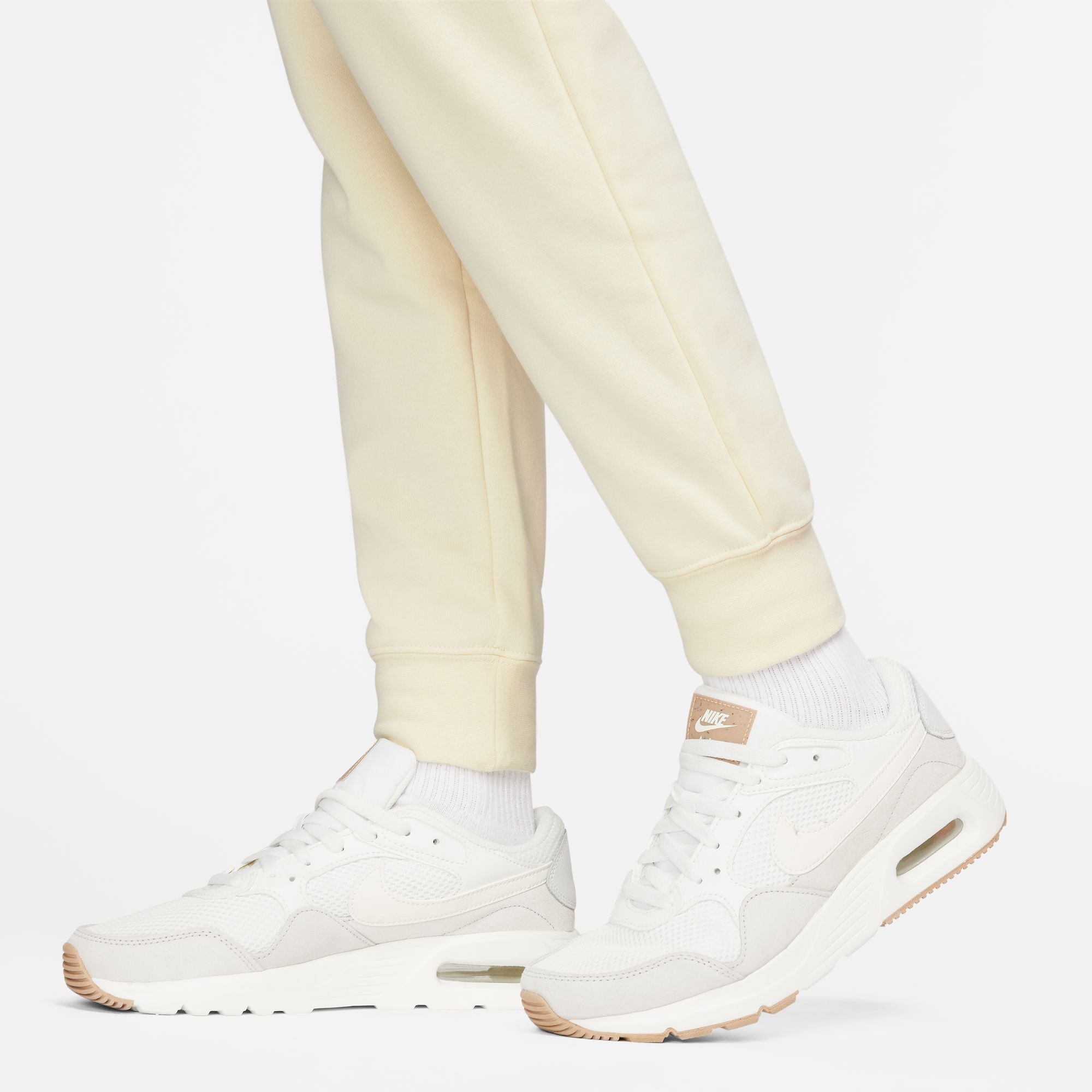 Nike Sportswear Jogginghose »Club Fleece Women's Mid-Rise Slim Joggers«, weiches Fleecematerial