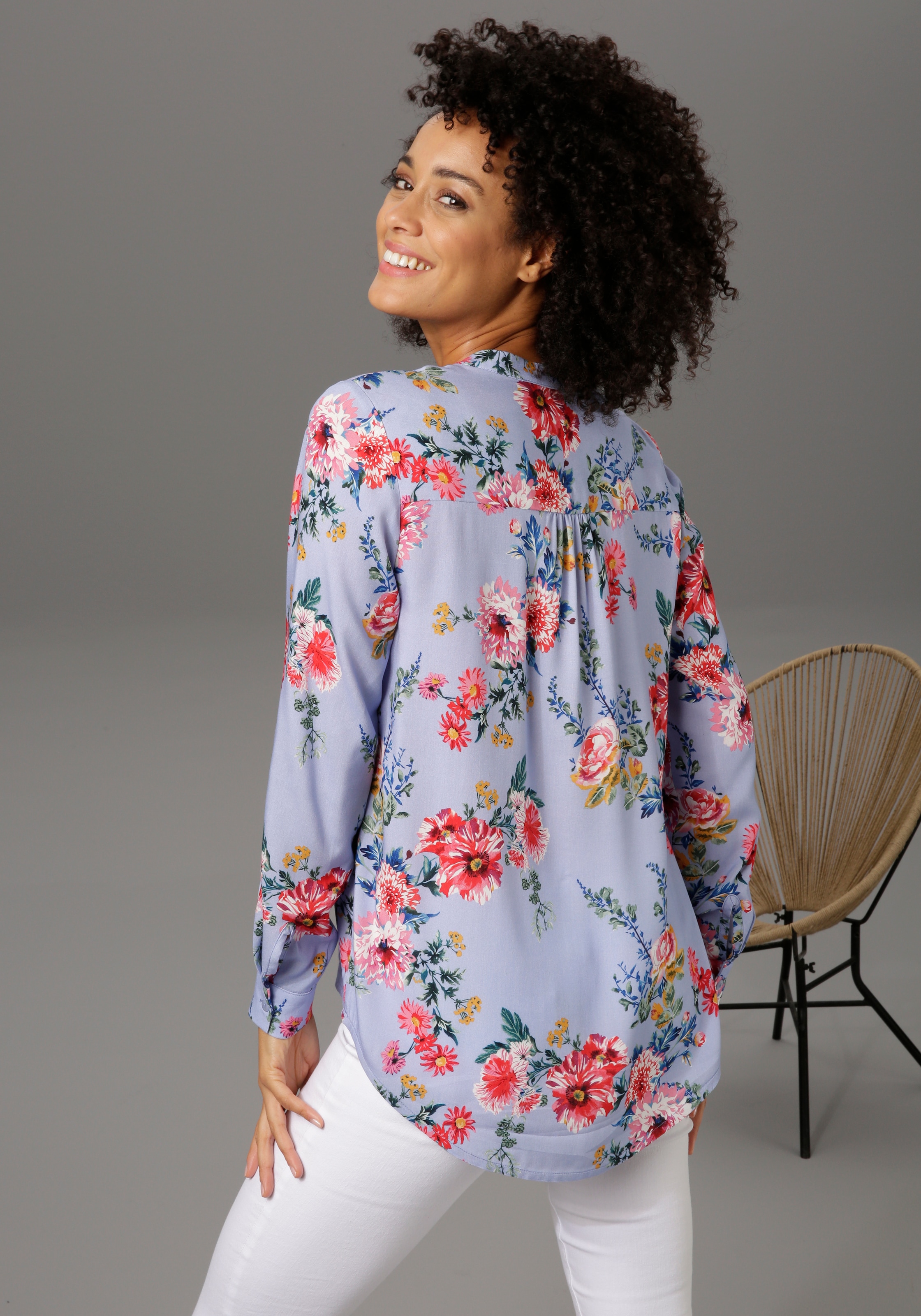 Aniston CASUAL Schlupfbluse, mit farbenfrohem Blumendruck