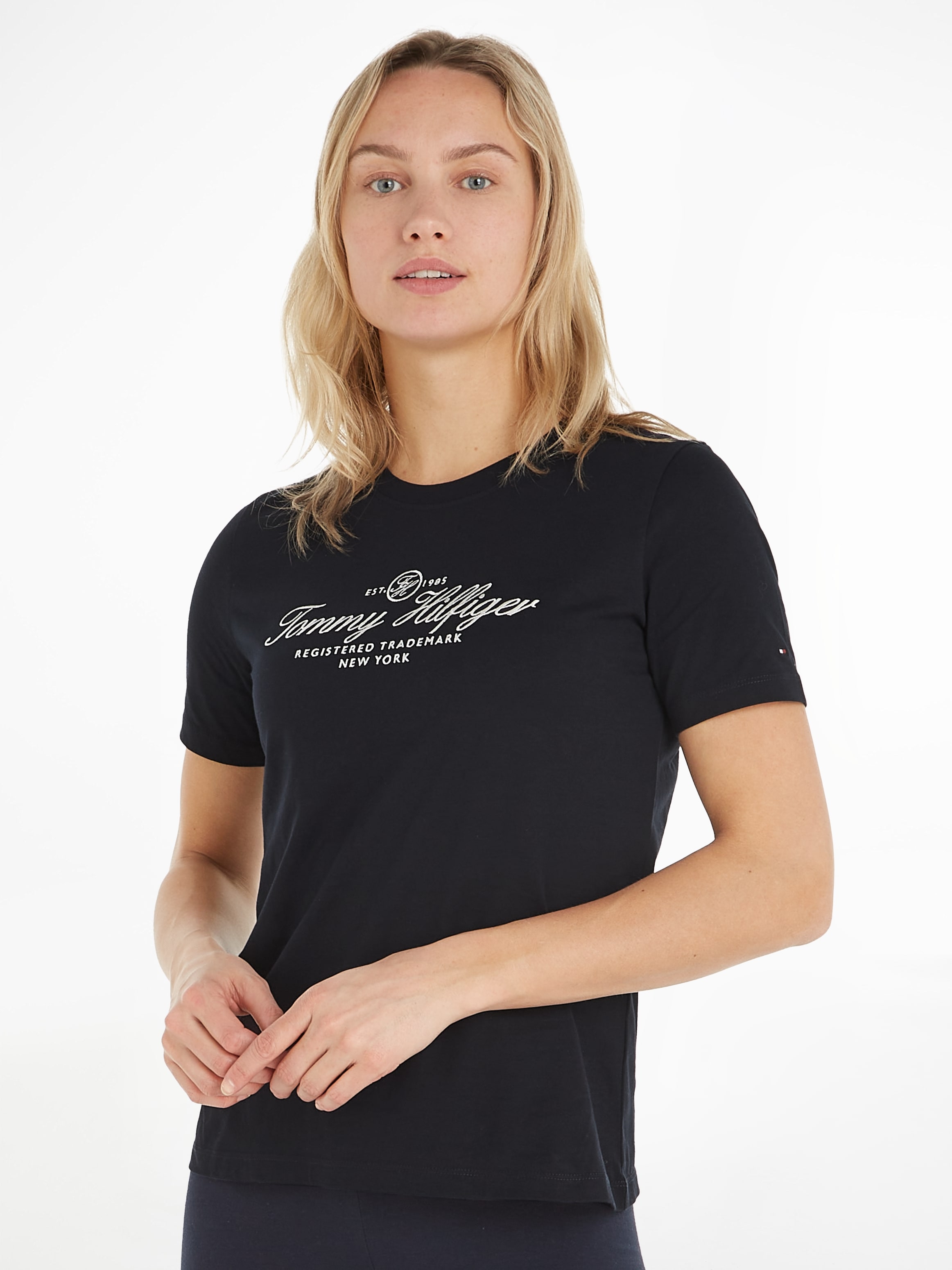 T-Shirt SCRIPT »REG Markenlabel dezentem Ärmelabschluss bei C-NK Tommy ♕ auf SS«, Hilfiger HILFIGER dem mit