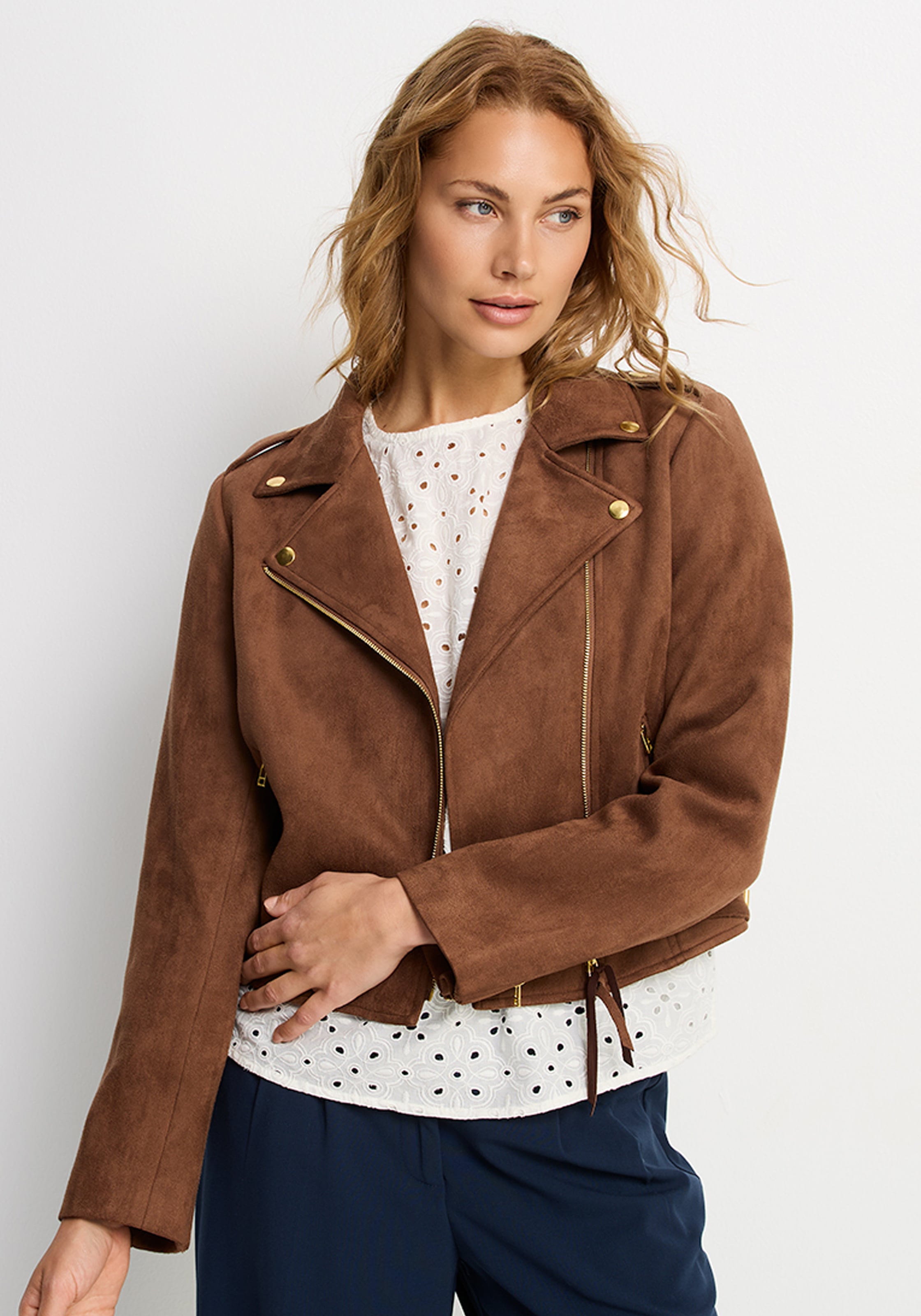 LASCANA Bikerjacke »in Veloursleder-Optik« modische Übergangsjacke aus Velourlederimitat, kurze Lederimitatjacke