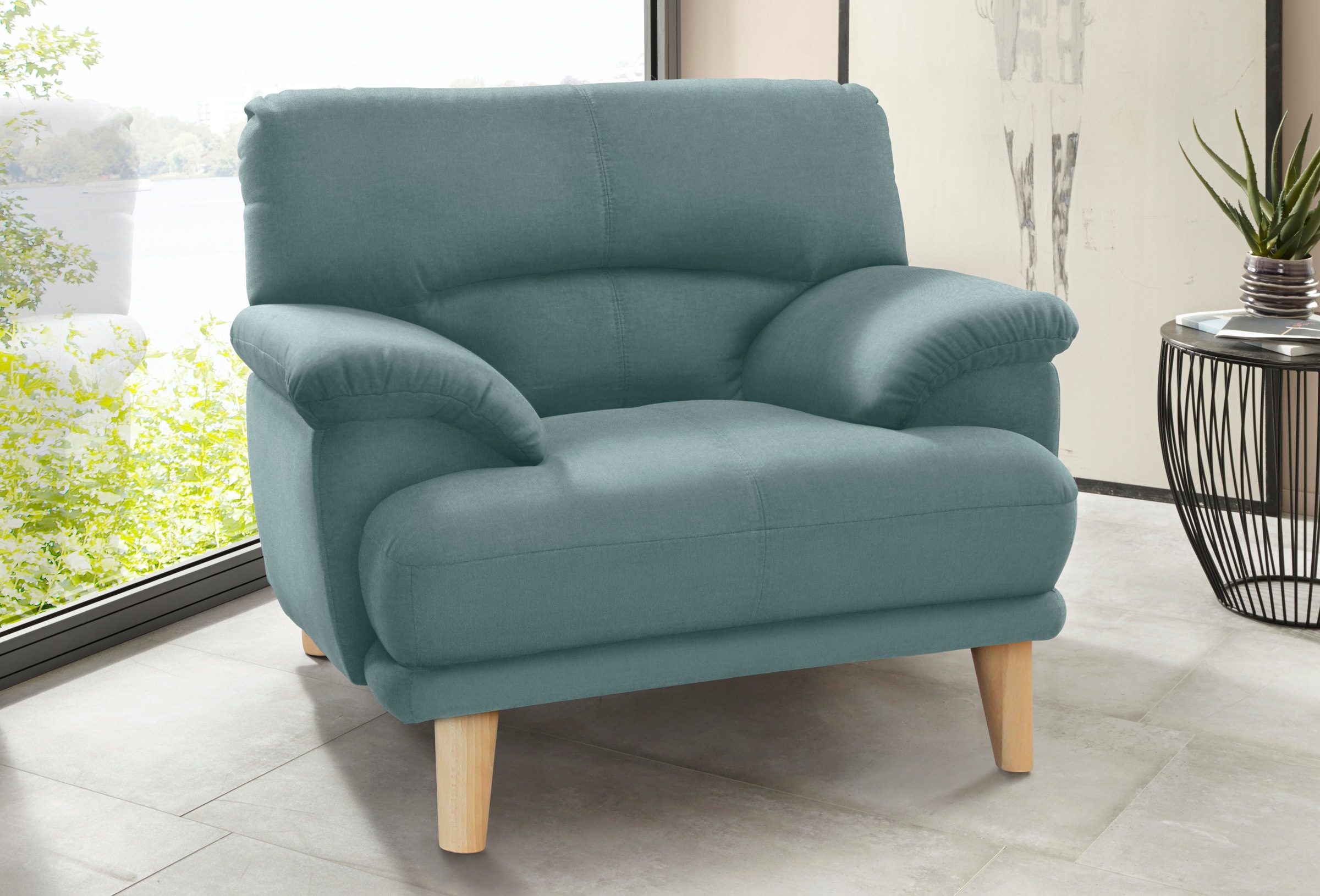 TRENDMANUFAKTUR Sessel »Cecilia, Loungesessel, italienisches Design, bequeme Armlehnen« aufwendige Rückenverarbeitung für hohen Sitzkomfort, Holzfuß