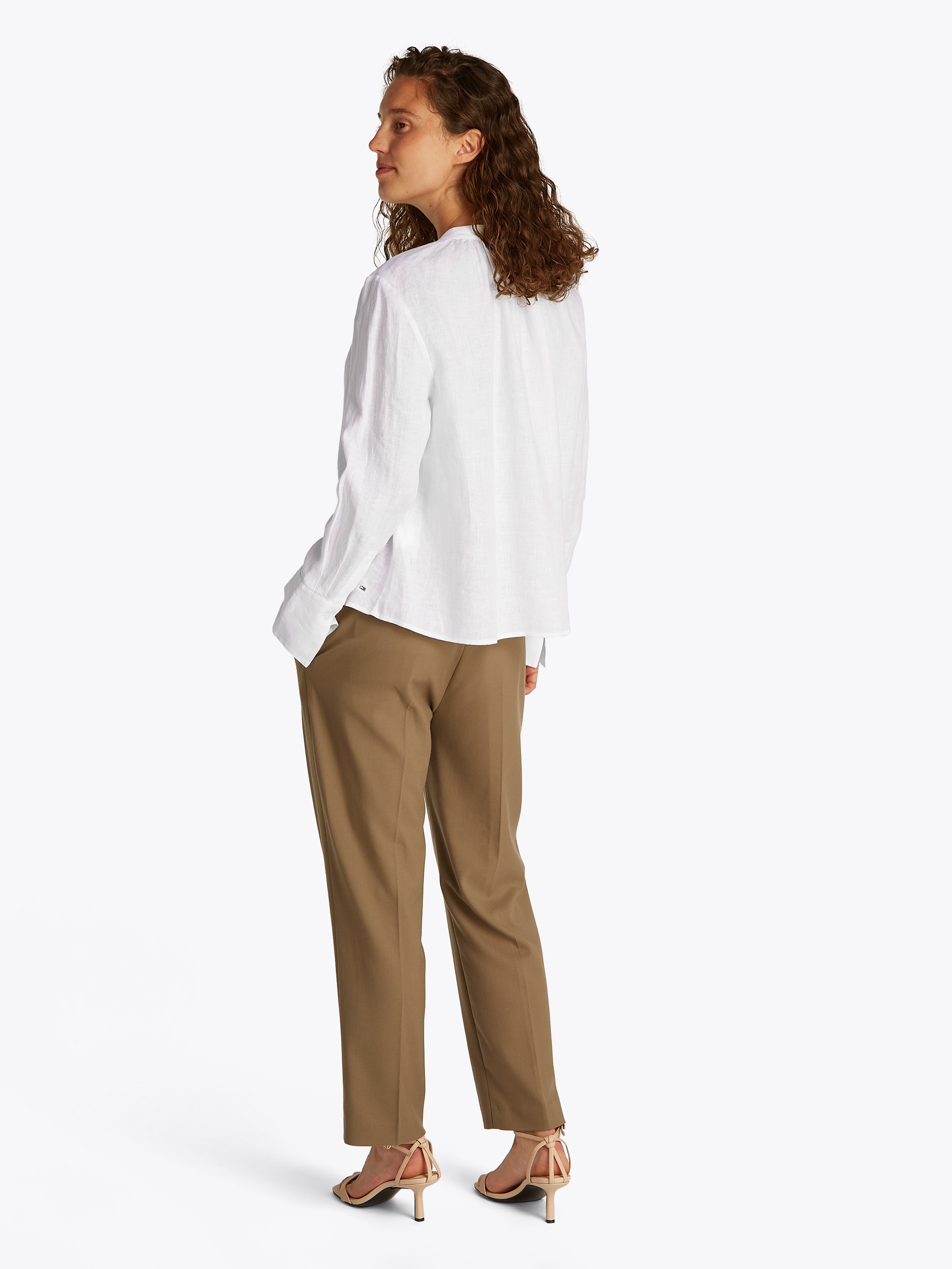 Tommy Hilfiger Klassische Bluse »ESS LINEN V-NECK BLOUSE«, mit Raffung,kühlendes Premium Leinen