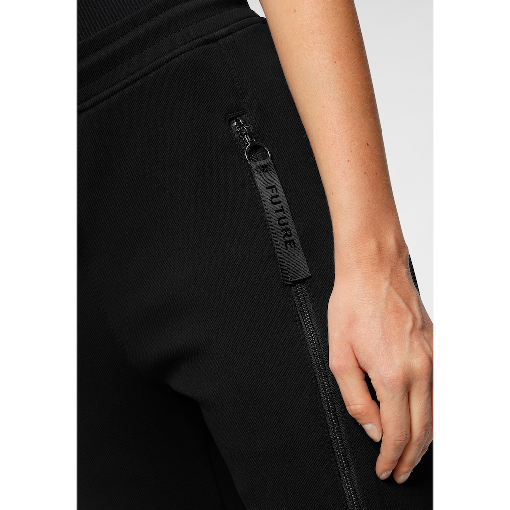MAC Jogger Pants »Future-Pants«, Gewebte Schlupfform mit großen Taschen