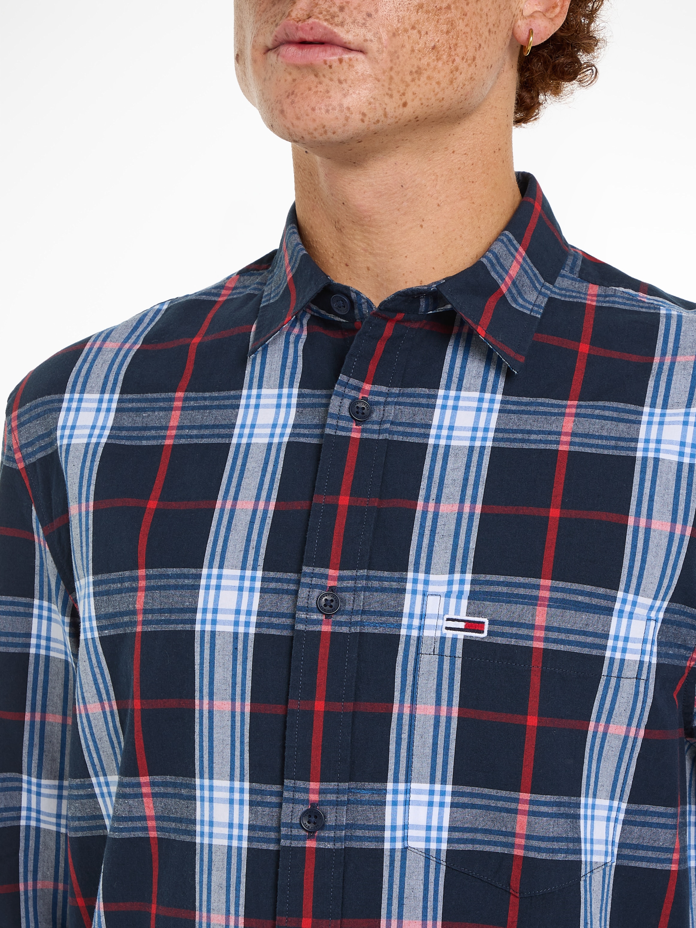 Tommy Jeans Langarmhemd »TJM REG POPLIN CHECK SHIRT«, mit Logostickerei