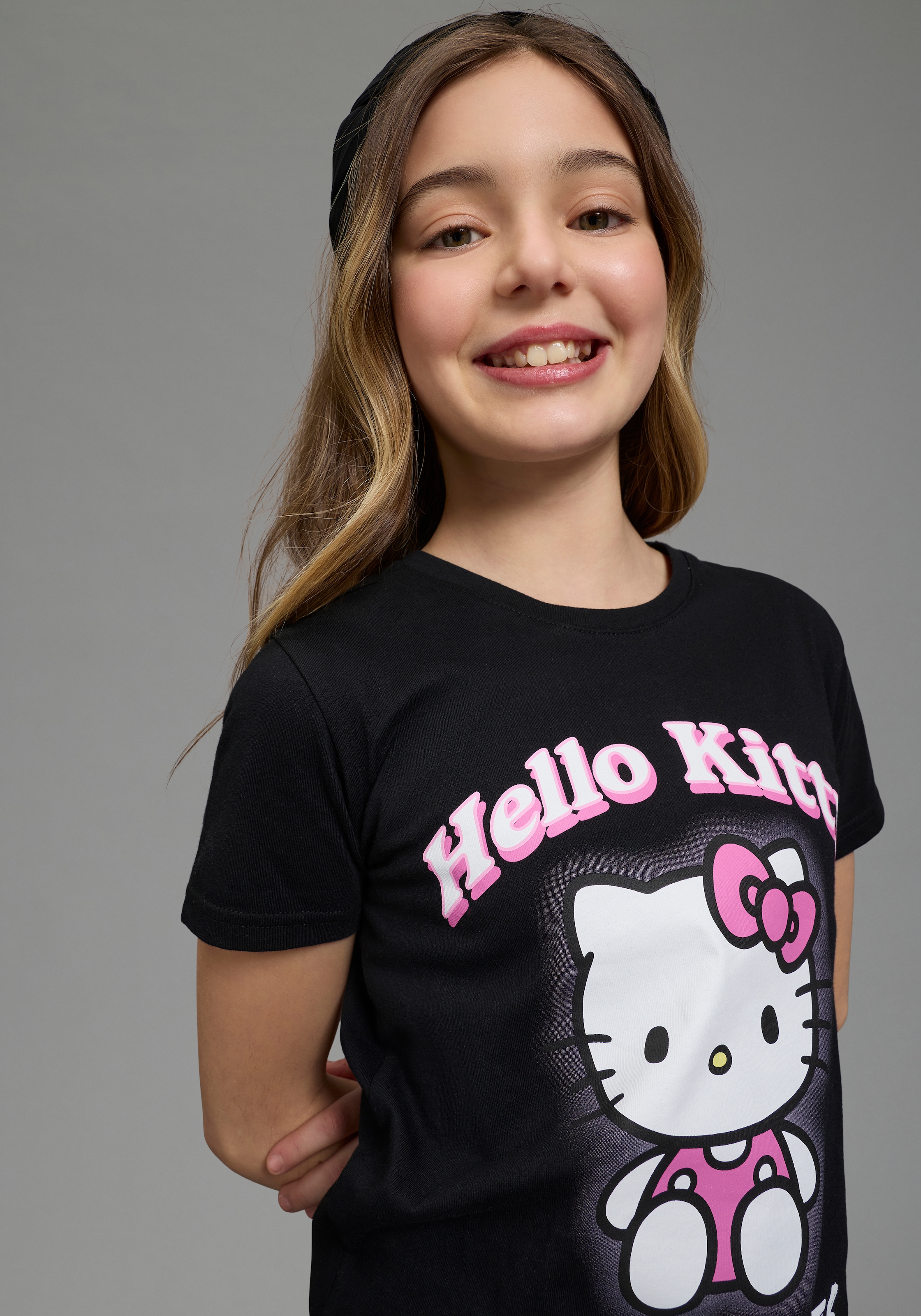 KIDSWORLD T-Shirt »HELLO KITTY T-Shirt: Cute?« Kurzarm, Rundhalsausschnitt, bedruckt, normale Länge