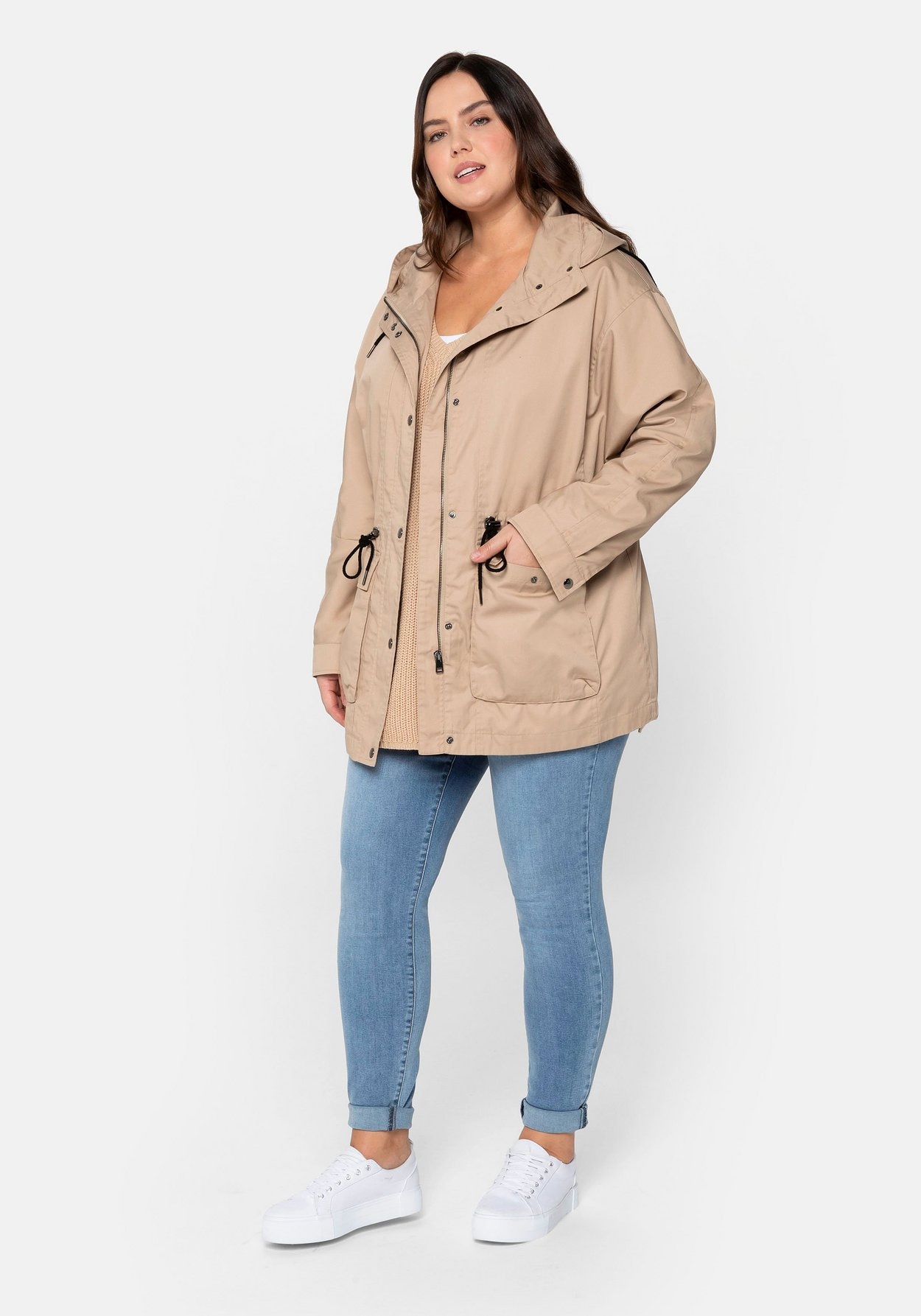Sheego Parka »Outdoorjacke aus leichter, wasserabweisender Twill-Qualität«