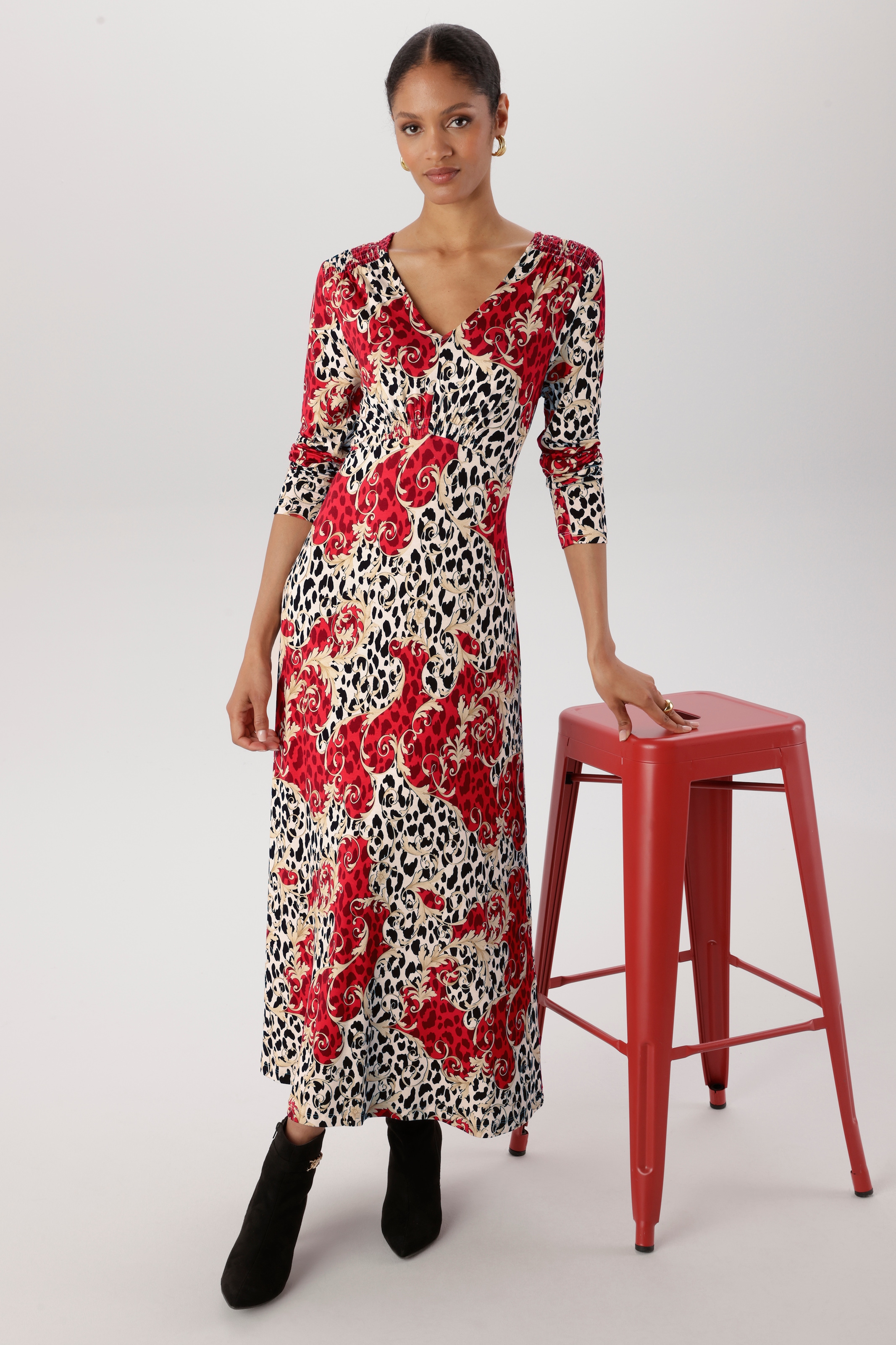 Aniston SELECTED Midikleid mit Smok-Details und fantasievollem Leo-Print