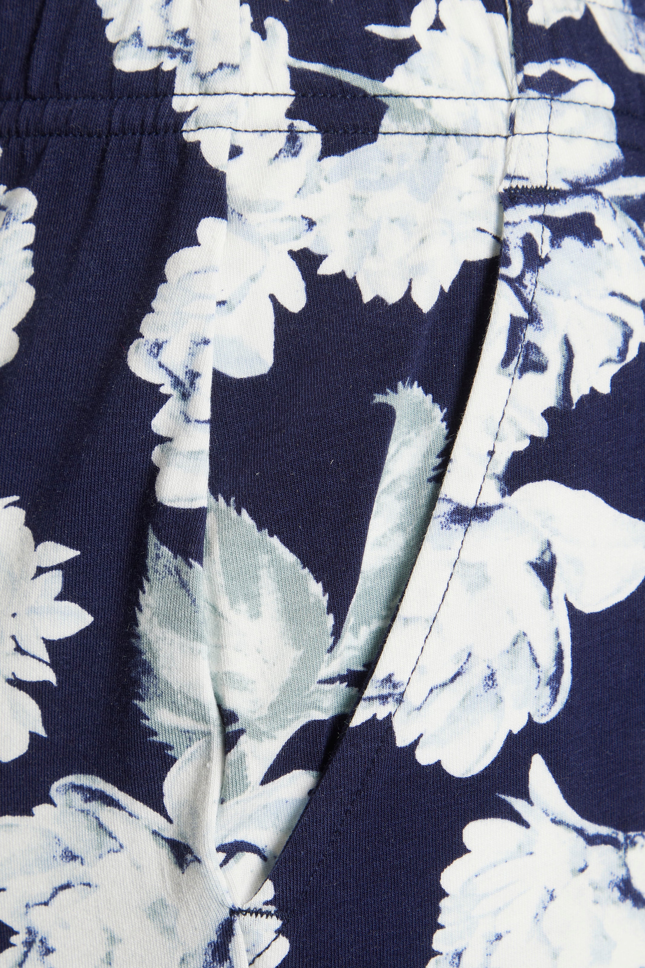 LASCANA Pyjama, (2 tlg.), mit schönem Blumenmuster