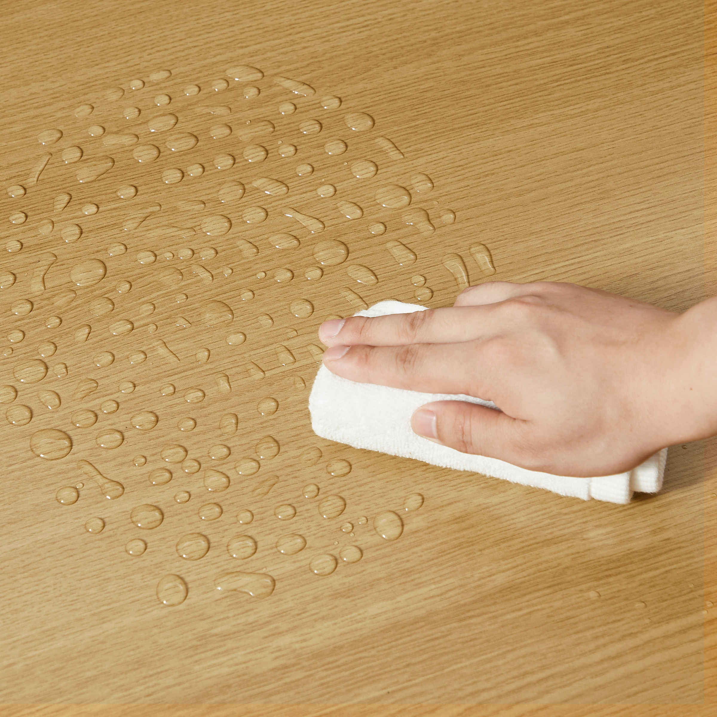 Leonique Sideboard »Avril« Korpus aus Melamin & MDF, ABS-Kunststoff Kanten, Soft-Close-Funktion