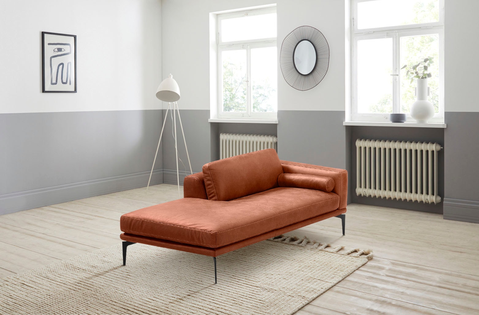 Egoitaliano Ottomane »Masu, Design trifft super Sitzkomfort, mit toller Detailverarbeitung«, Rückenkissen und Armteilrolle für mehr Komfort, mit Metallfüßen