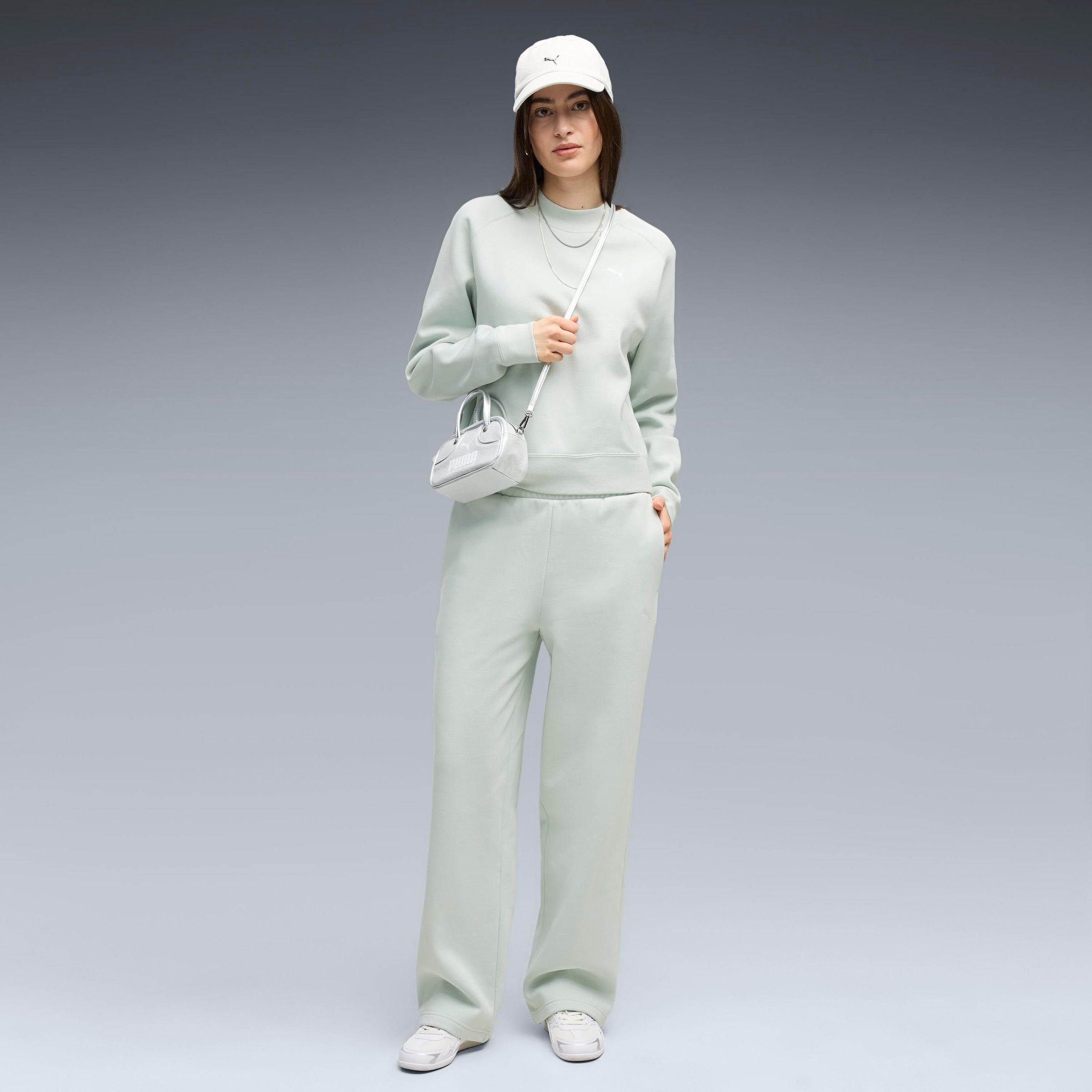 PUMA Trainingsanzug »LOUNGEWEAR STANDARD SWEAT SUITT FL CL« 2 zweiteiliges Set, mit Langarm-Oberteil, aus Baumwolle und Polyester