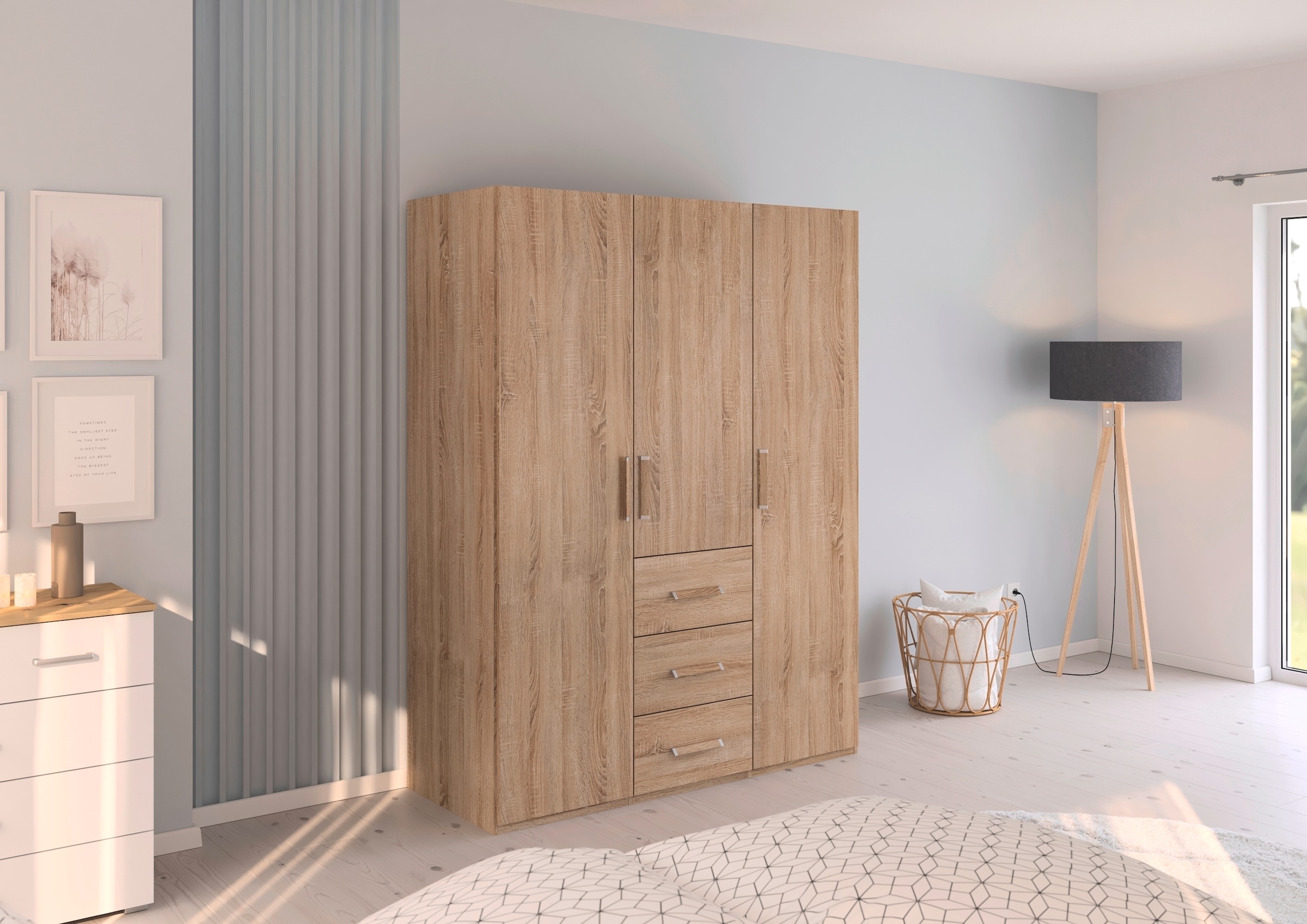 rauch Drehtürenschrank »Kleiderschrank Schrank Garderobe Schlafzimmerschrank EVELYN« in 2 Höhen 197 oder 210 cm erhältlich,  in elegantem Stil mit Schubladen 3 Breiten und 2 Höhen MADE IN GERMANY