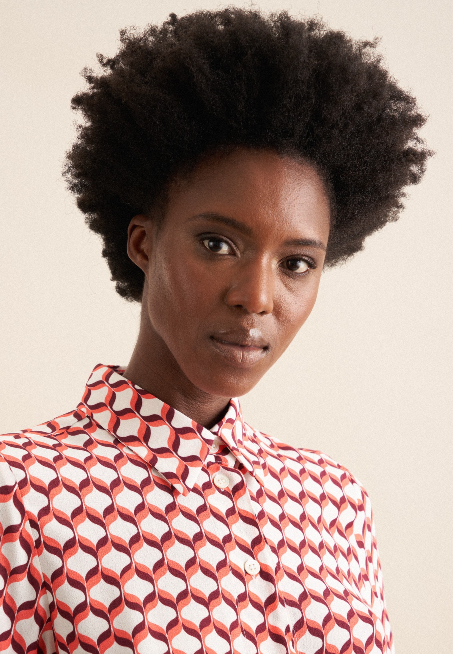 seidensticker Hemdbluse »Schwarze Rose« 1/1 Kragen Geometrische Muster