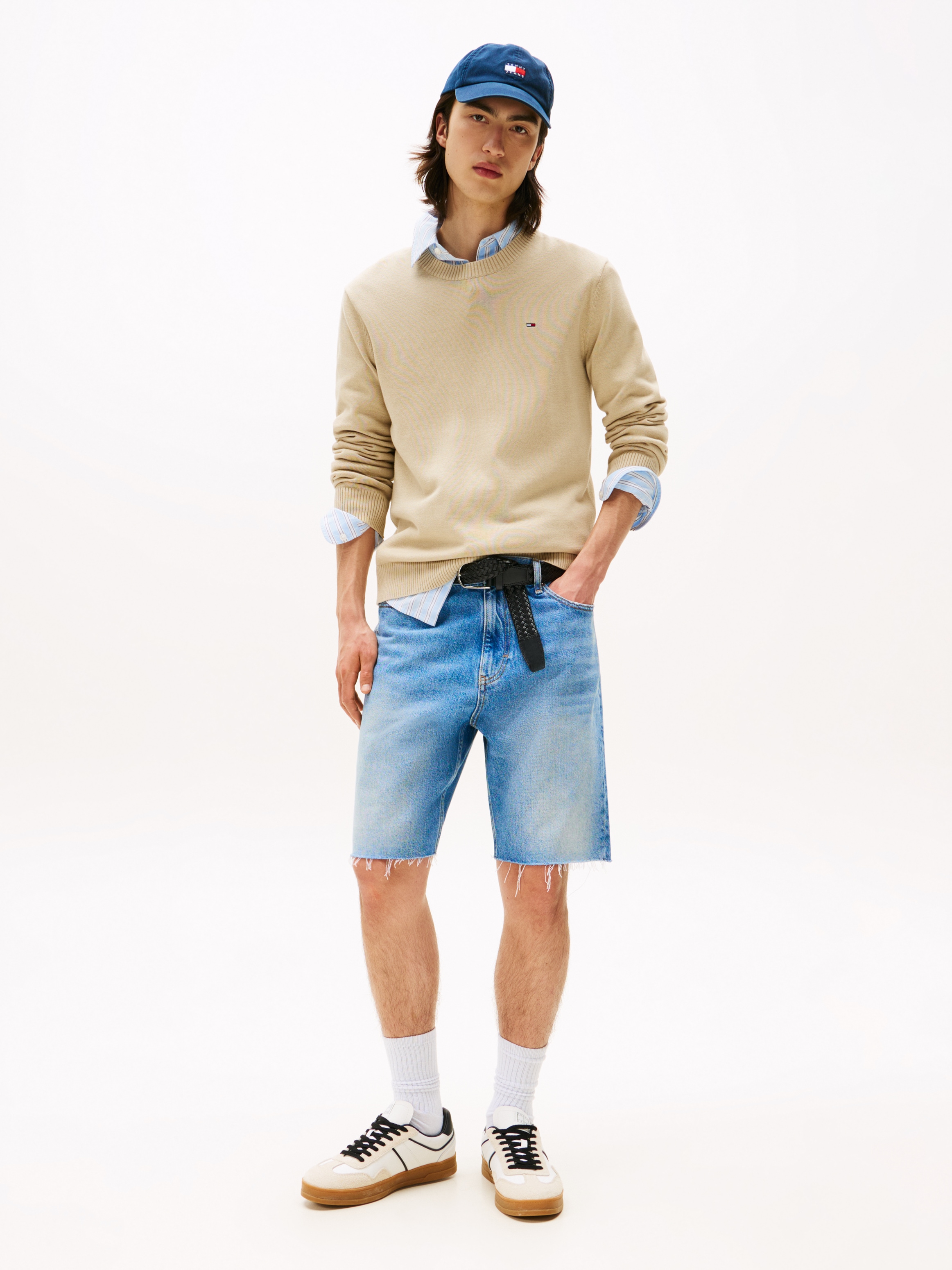 Tommy Jeans Rundhalspullover »TJM SLIM ESSENTIAL LIGHT SWEATER«, mit Flag-Patch