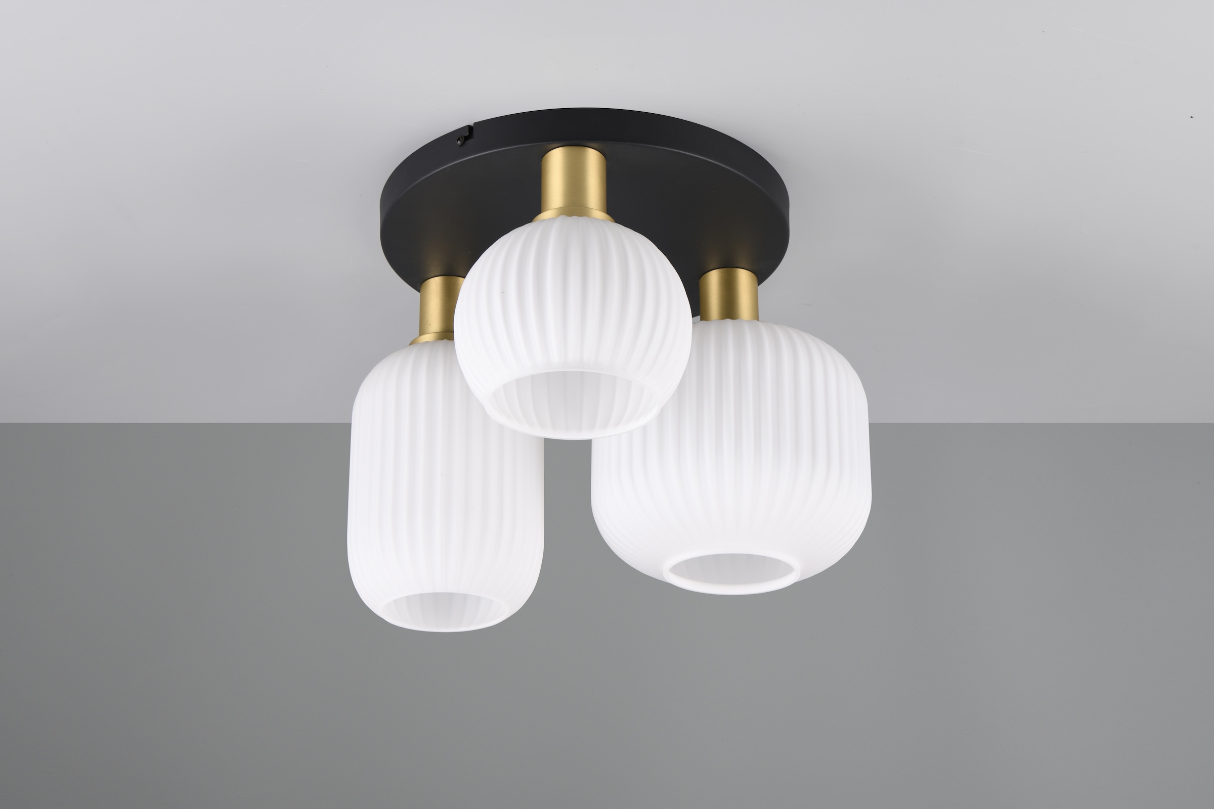 TRIO Leuchten Deckenleuchte »DIVA, E27 Deckenlampe 3-flammig mit Glasschirm, exkl 3xE27 max 10W« E27 1 Stk. warmweiß - kaltweiß Deckenlampe Ø 39cm, Glasschirme in 3 Formen, Lampe Wohnzimmer Küche