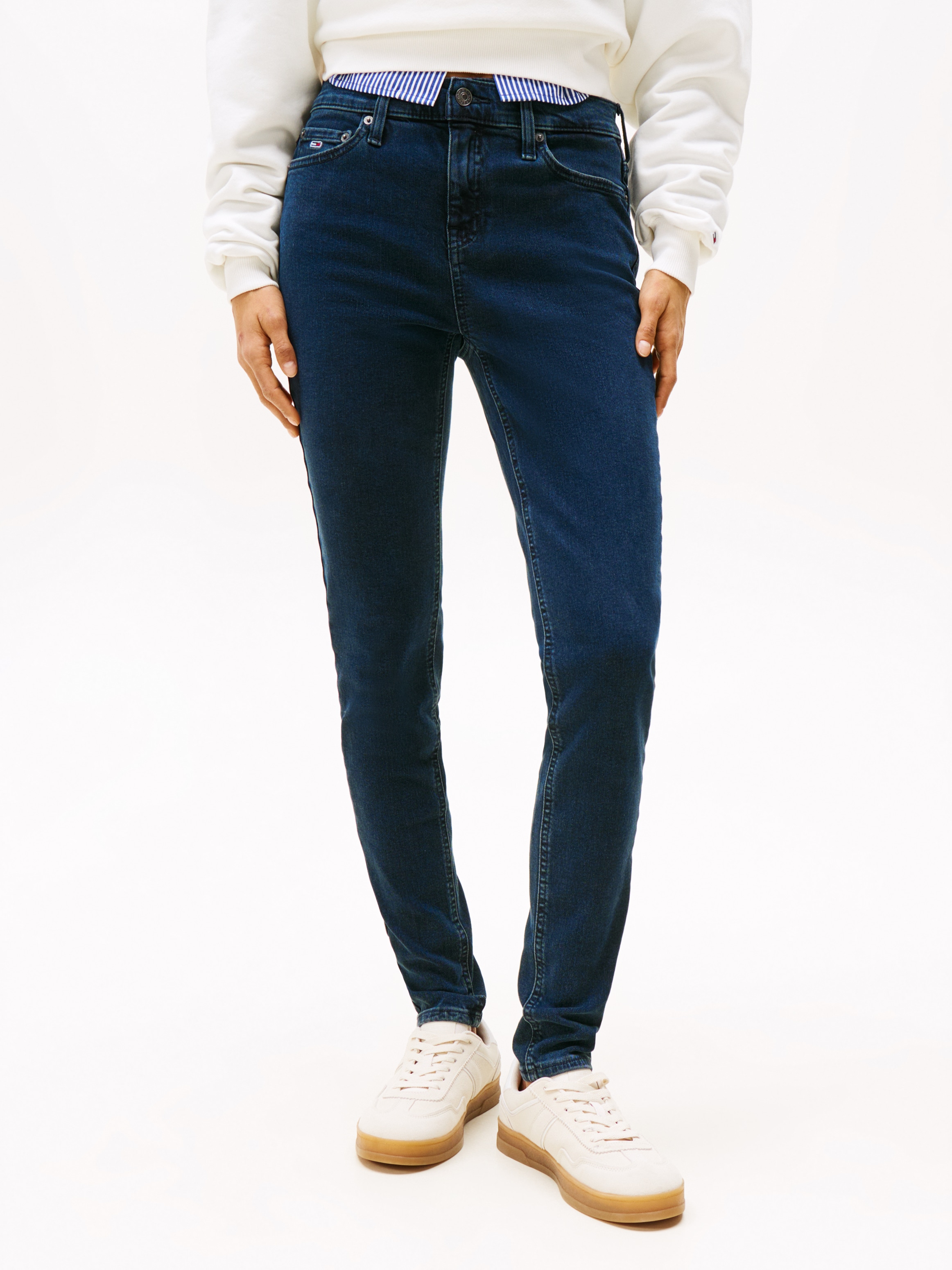 Tommy Jeans Skinny-fit-Jeans »NORA MR SKNY«, mit Waschung, mit Logo-Badge