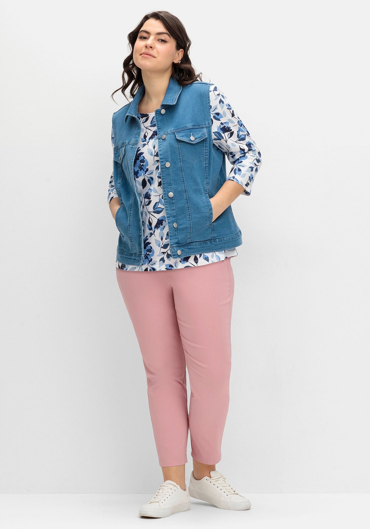 Sheego Jeansweste »Jeansweste in leicht taillierter Form«