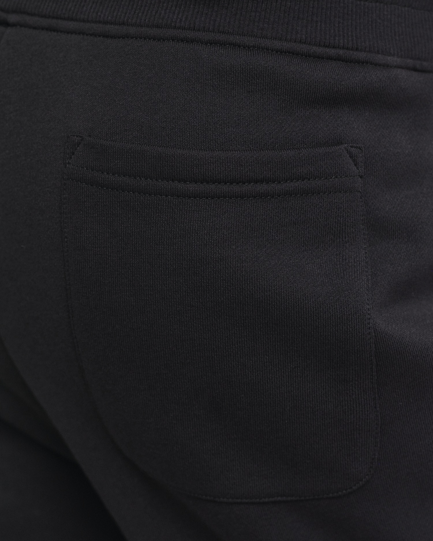 Gant Sweathose »REG SHIELD SWEATPANTS«, mit Logostickerei unterhalb des Bunds