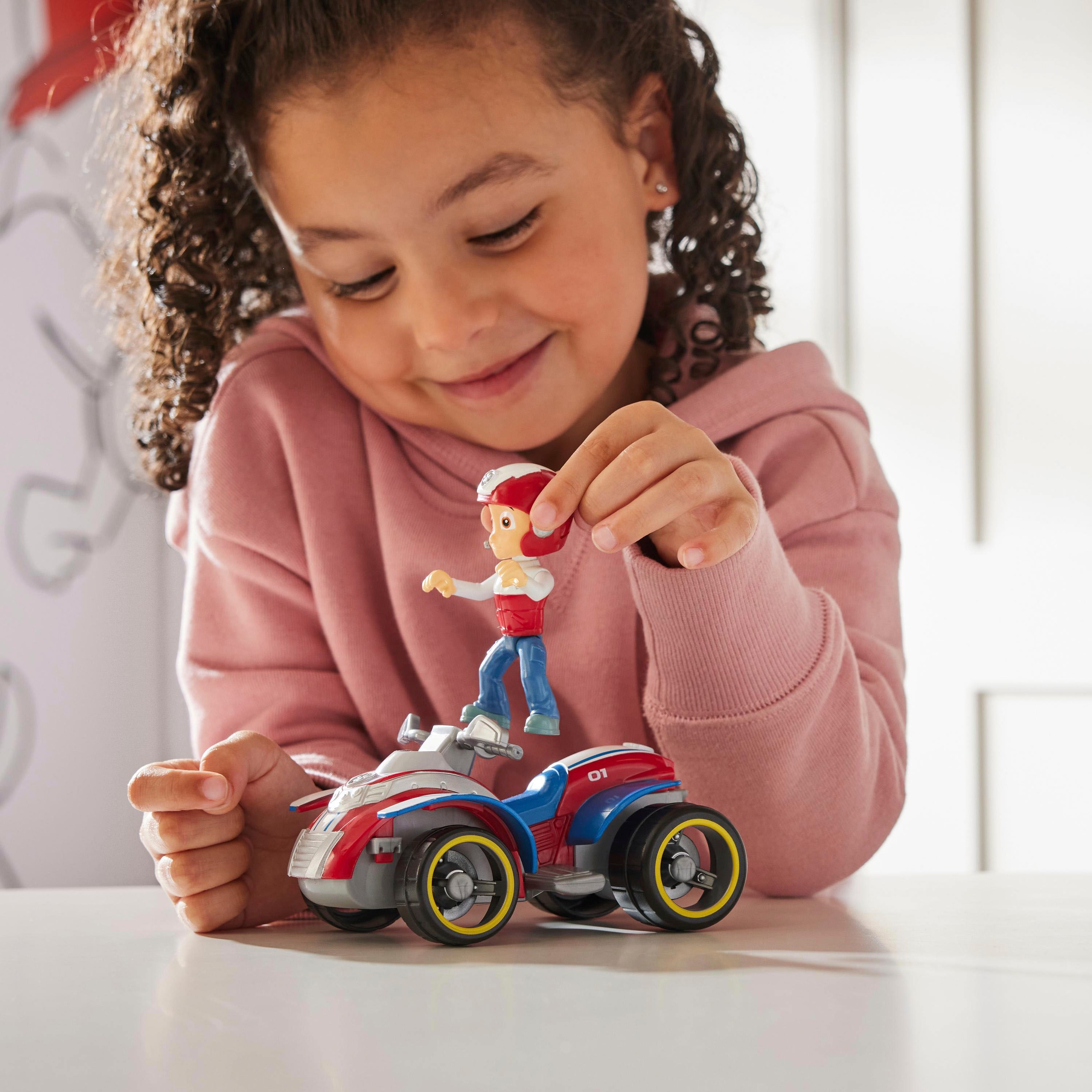 Spin Master Spielzeug-Auto »Paw Patrol - Sust. Basic Vehicle Ryder«, zum Teil aus recycelten Material