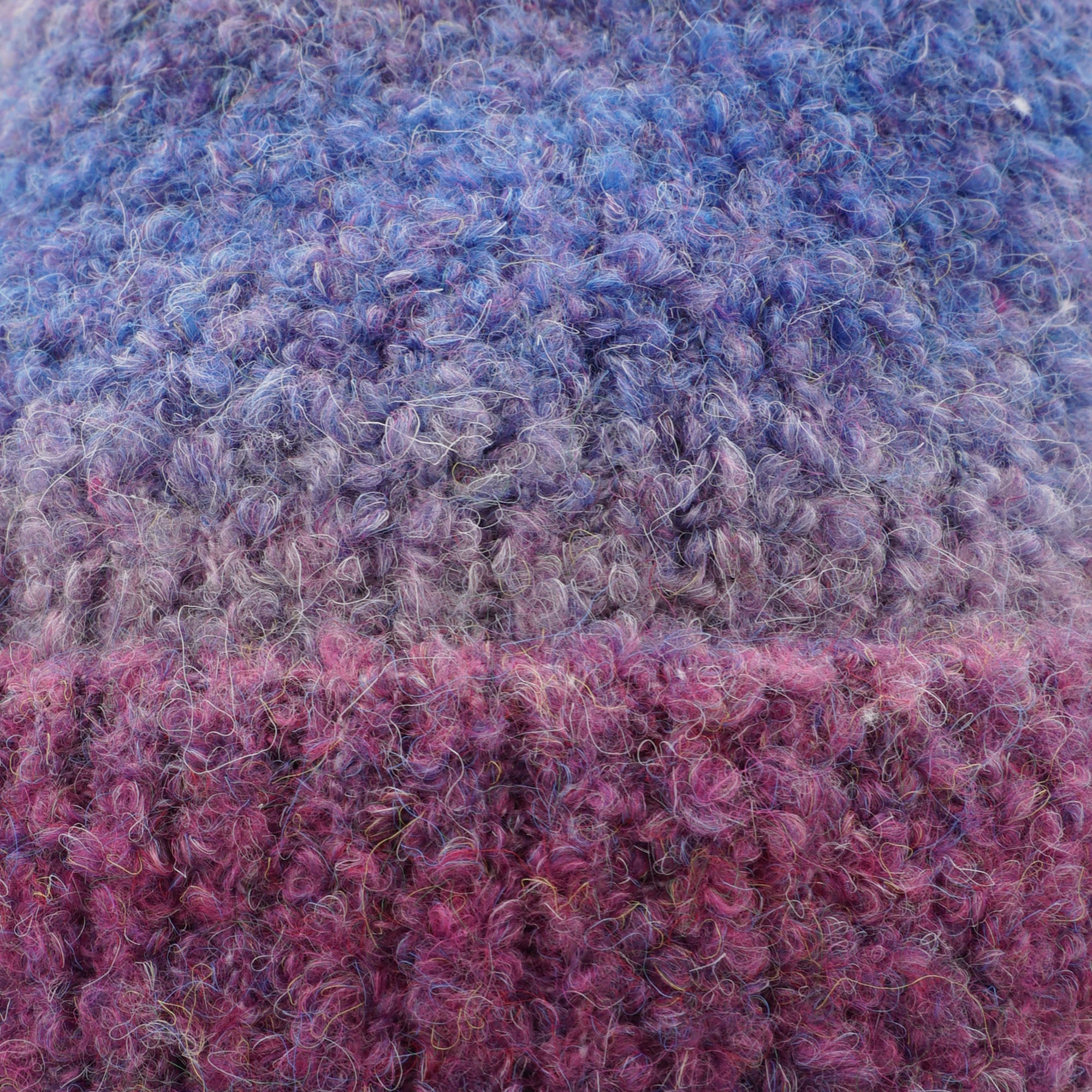 CAPO Strickmütze Wollanteil, Bouclè-Garn, Farbverlauf,