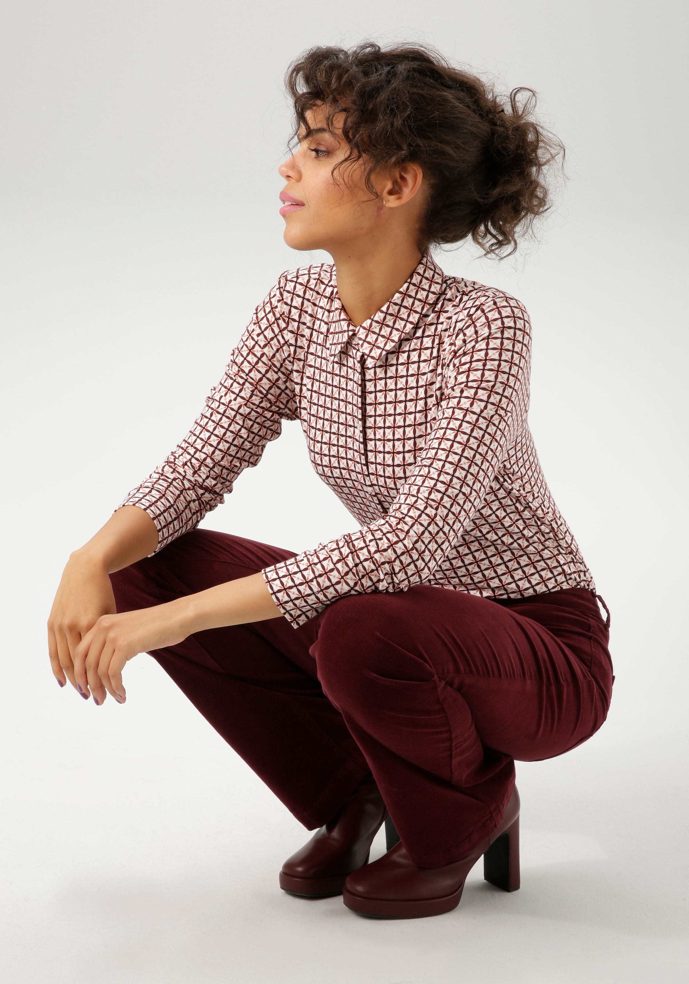 Aniston CASUAL Hemdbluse mit farbharmonischem Retro-Muster - NEUE KOLLEKTION