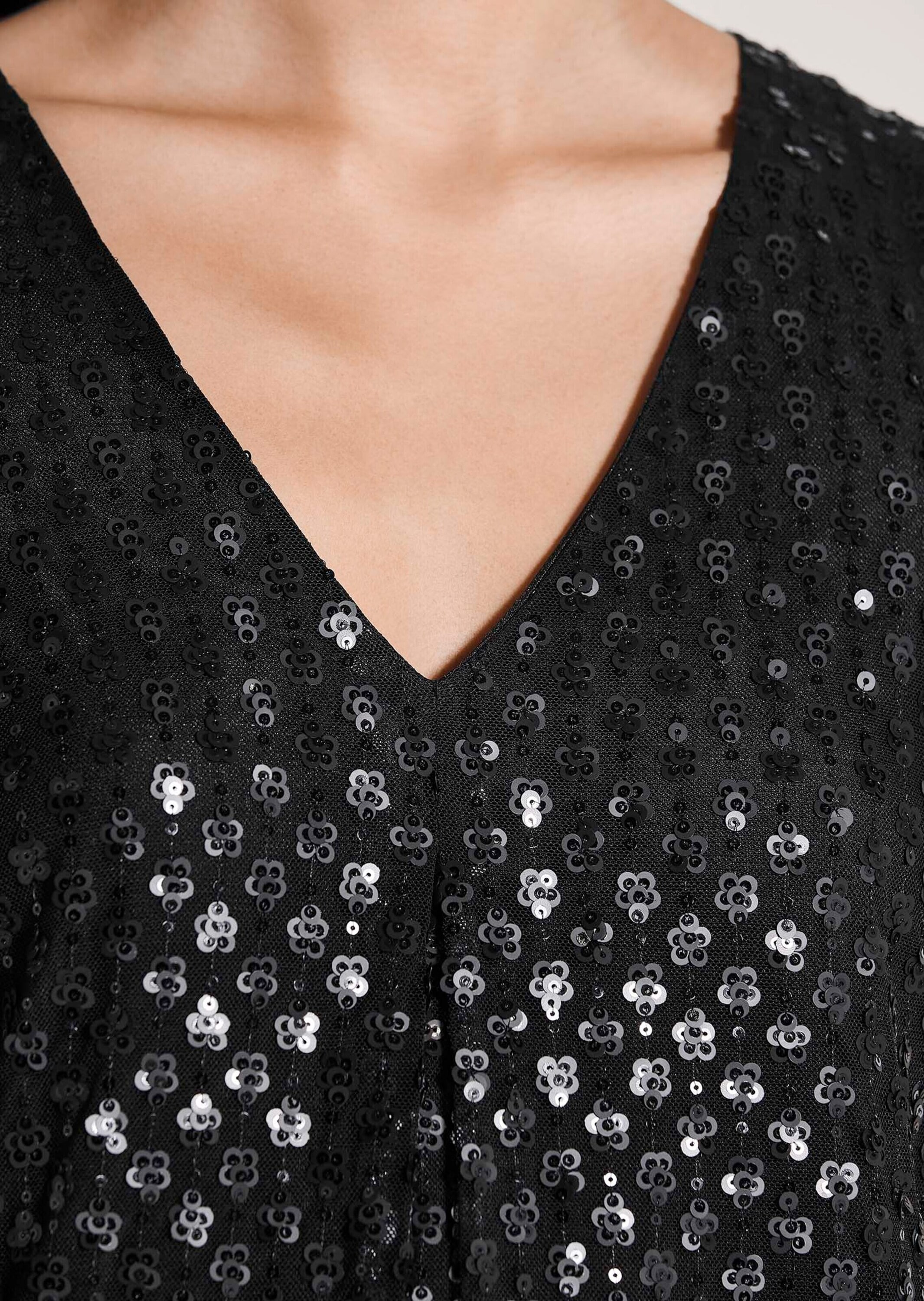 MADELEINE Sommerkleid »Paillettenkleid Partykleid mit V-Ausschnitt« Aufgestickte Pailetten