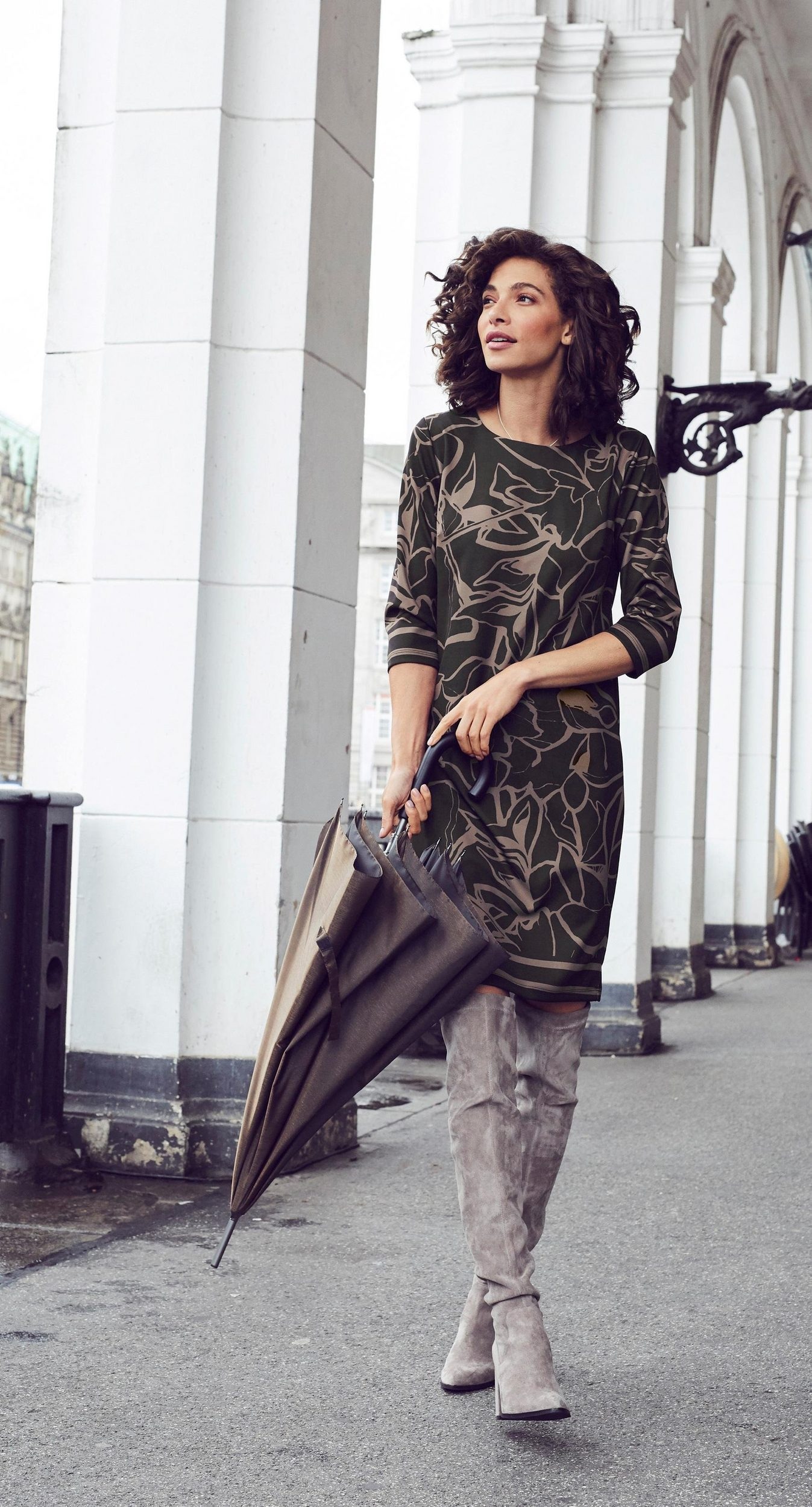 Aniston SELECTED Jerseykleid, mit interessantem Allover-Print bei ♕ | Jerseykleider