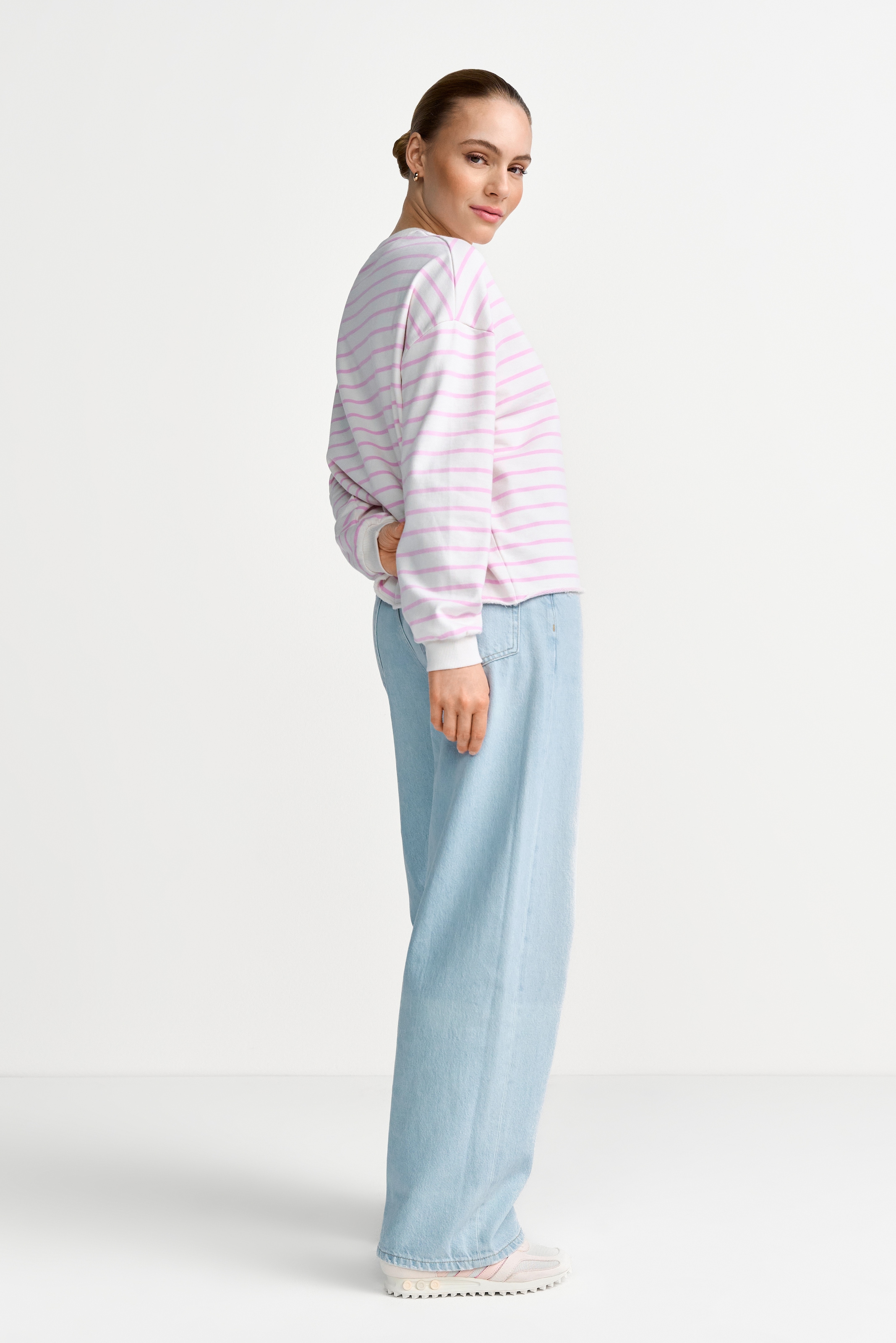 RICHROYAL Sweatshirt , im dezenten oversized Look, mit Bruststickerei
