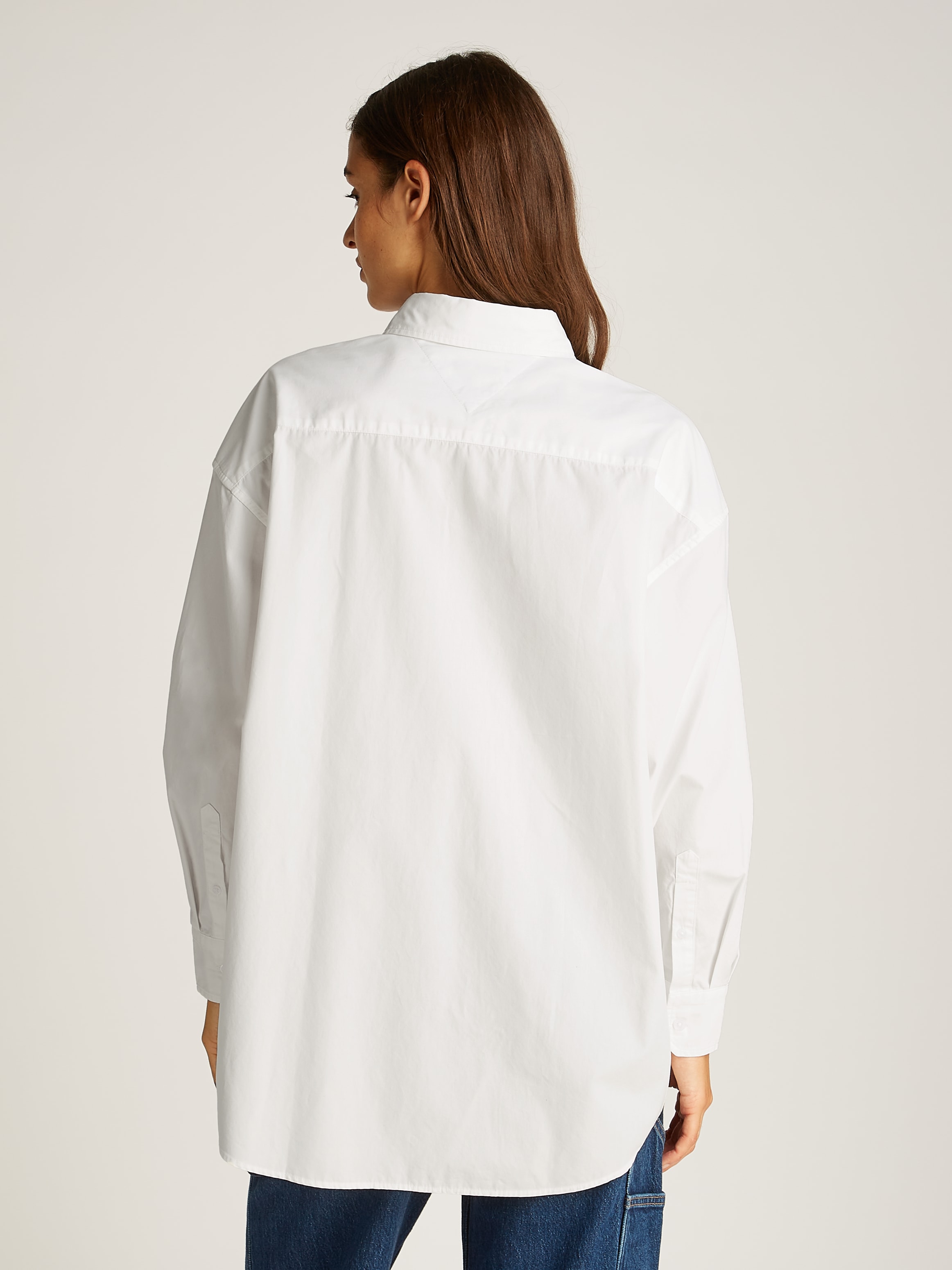 Tommy Jeans Curve Hemdbluse »TJW OVS BADGE POPLIN SHIRT EXT«, in Großen Größen, Popeline, Langarm, Badge