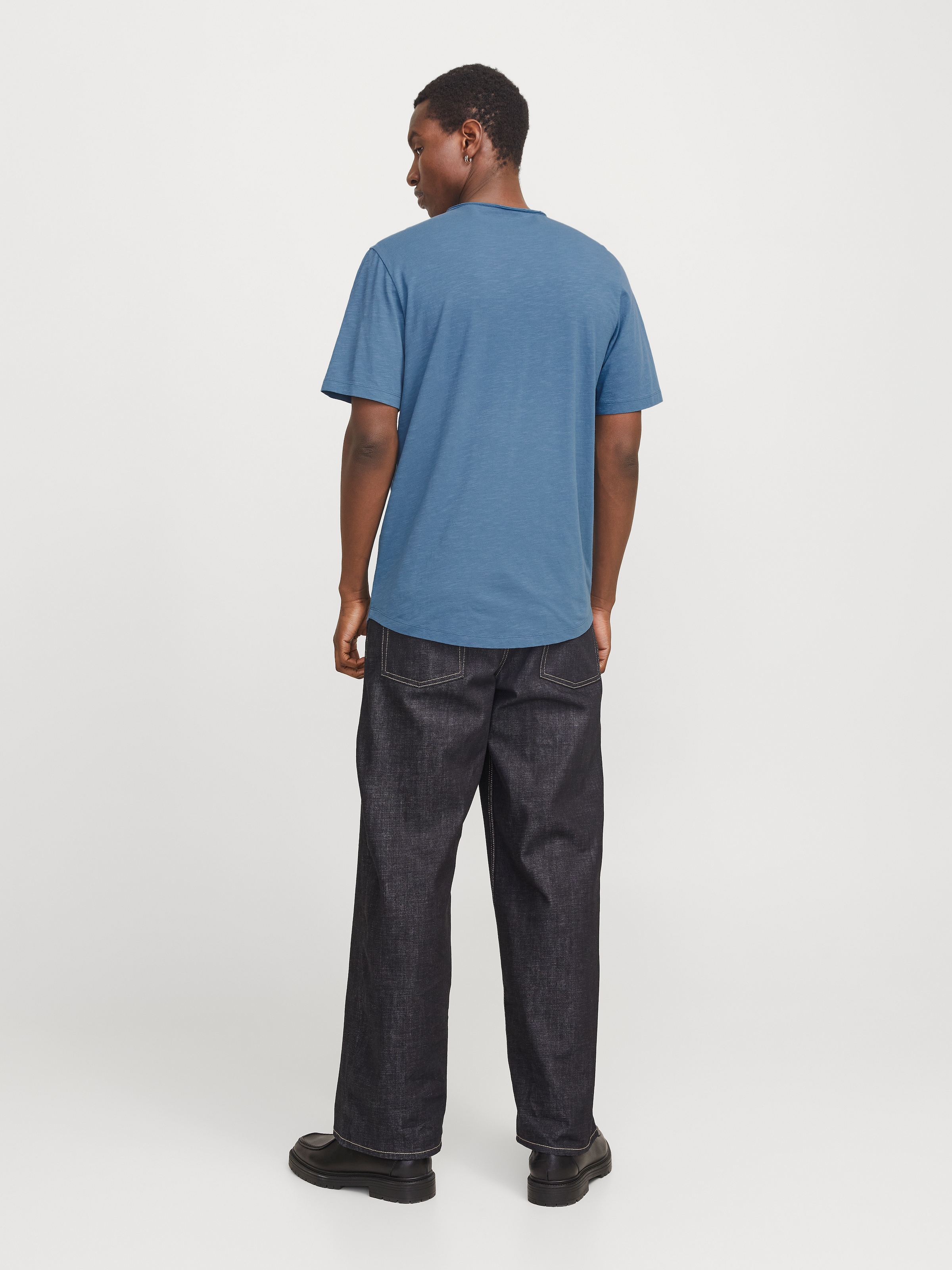 Jack & Jones Rundhalsshirt »JJEBASHER TEE O-NECK SS NOOS« mit Rundhalsausschnitt