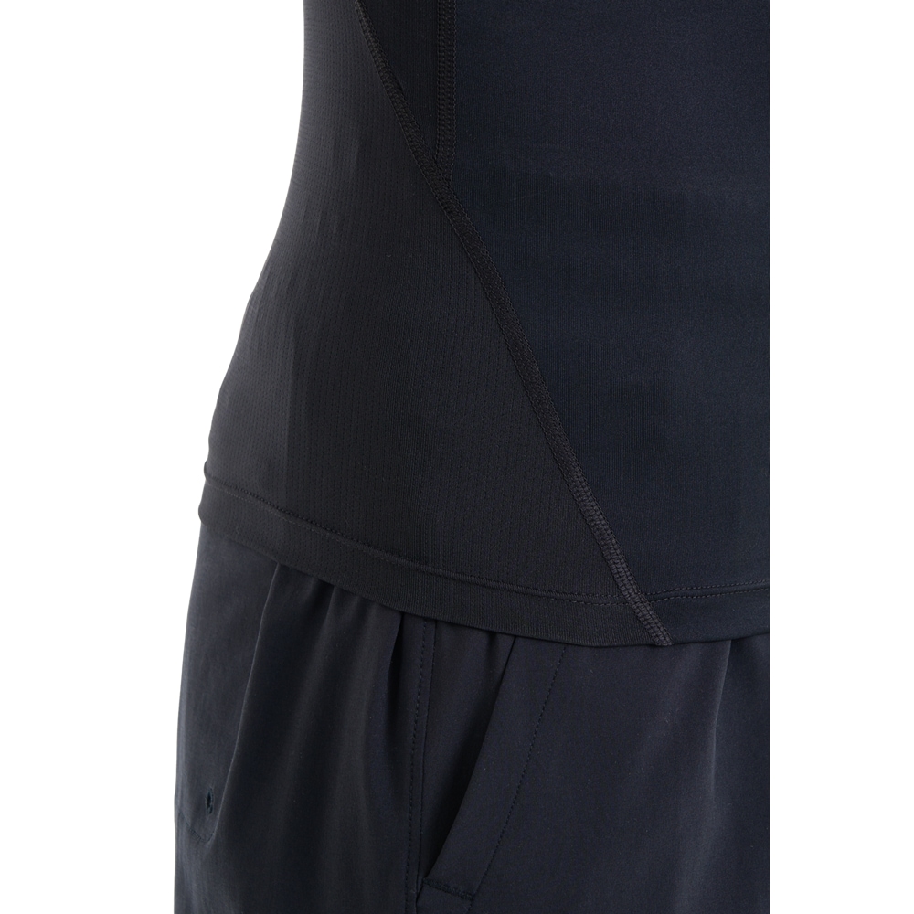 Under Armour® Trainingsshirt »UA HG ARMOUR COMP SS« 1 Stk. Rundhalsausschnitt, leichtes Material, atmungsaktiv