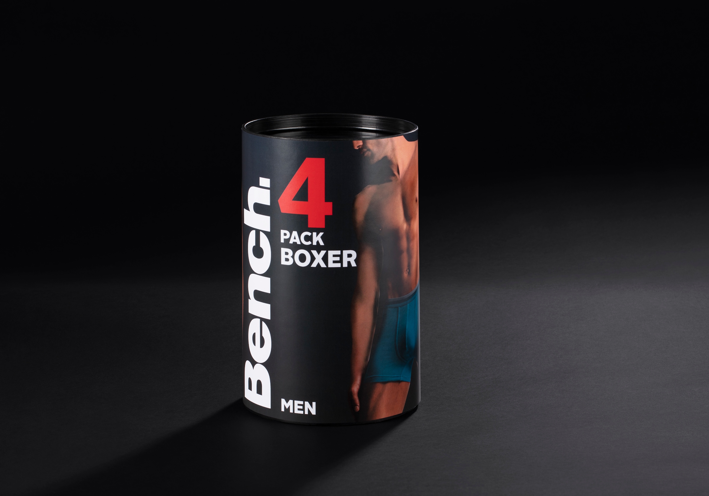 Bench. Boxer, (Packung, 4 St.), in der Dose mit kleinem Logodruck auf dem Bein