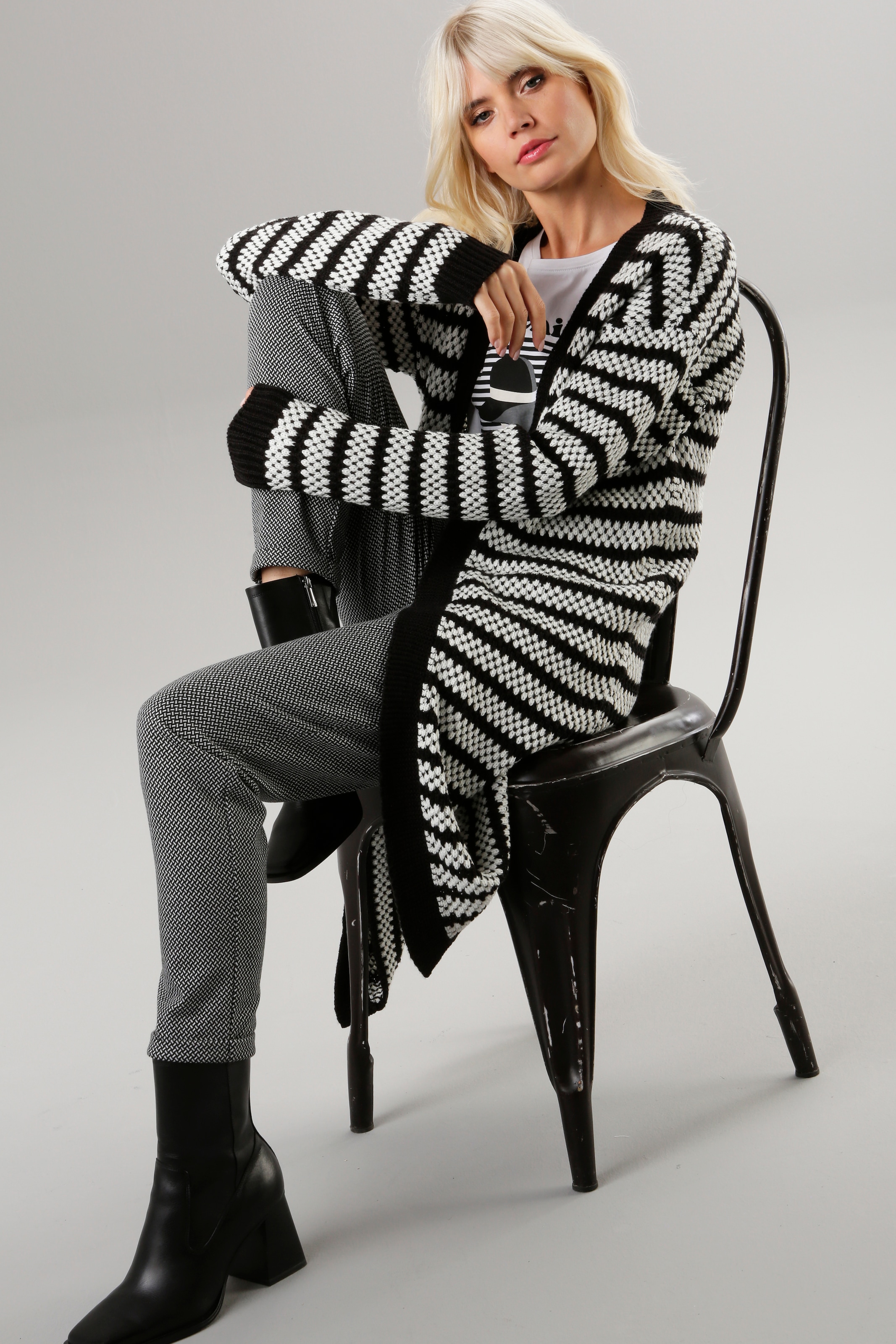 Aniston SELECTED Strickjacke, mit Streifen-Muster ♕ bei