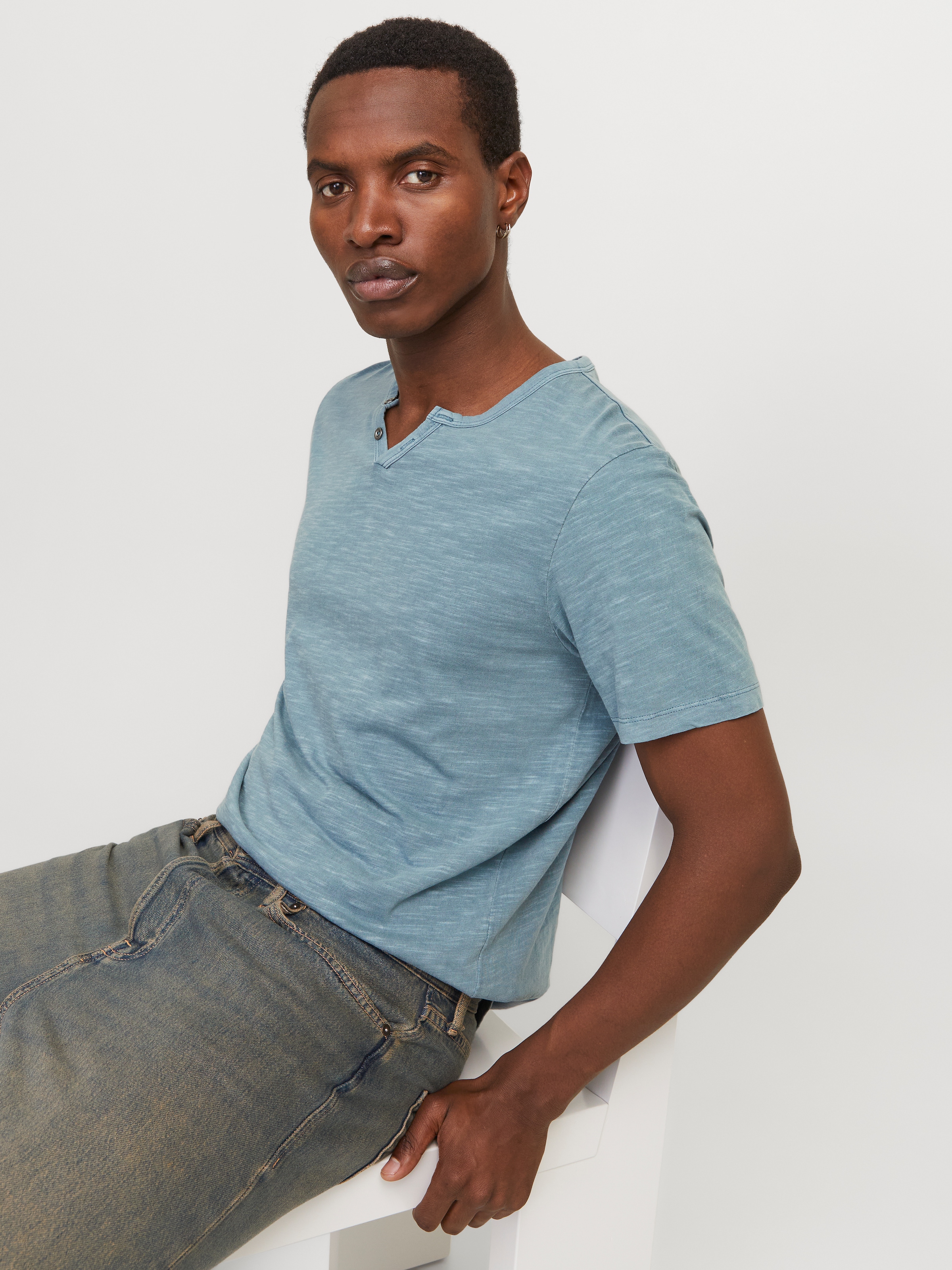 Jack & Jones T-Shirt »JJESPLIT NECK TEE SS NOOS« mit V-Ausschnitt