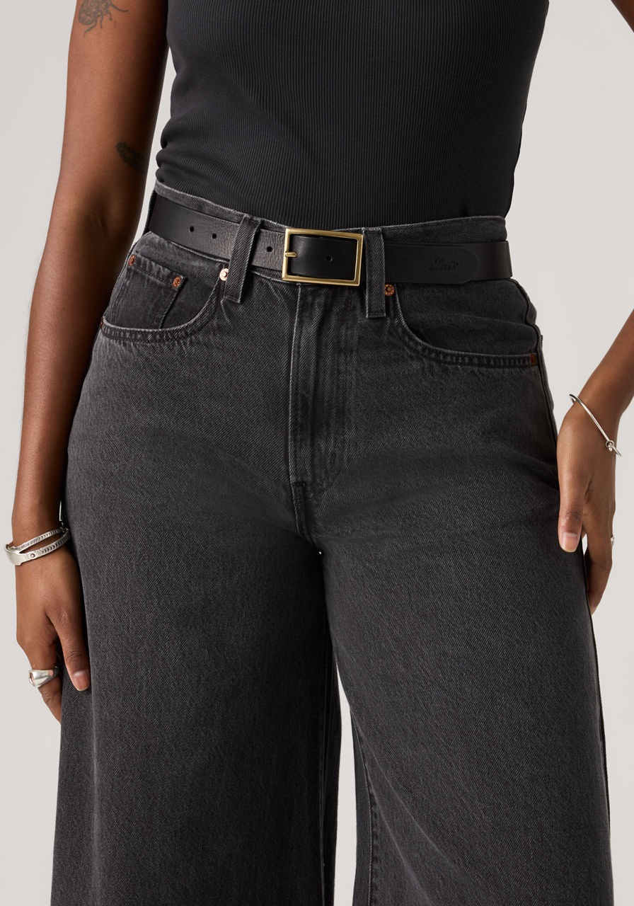 Levi's® Ledergürtel »RECTANGLE BELT« mit goldfarbener Schließe und Logoprägung