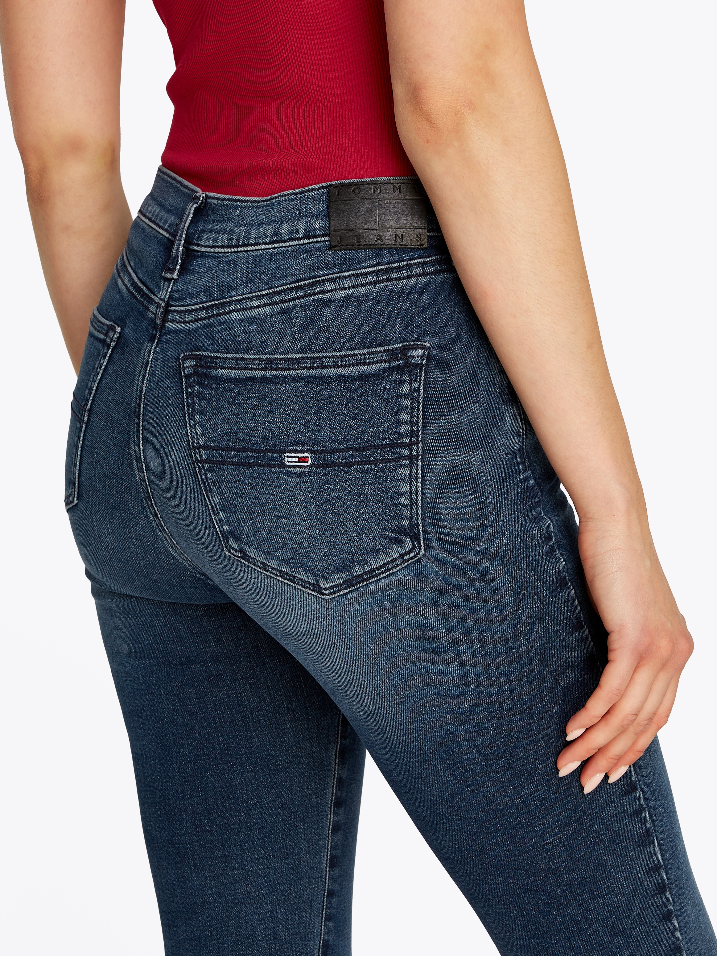 Tommy Jeans Skinny-fit-Jeans »NORA MR SKNY«, mit Waschung, mit Logo-Badge
